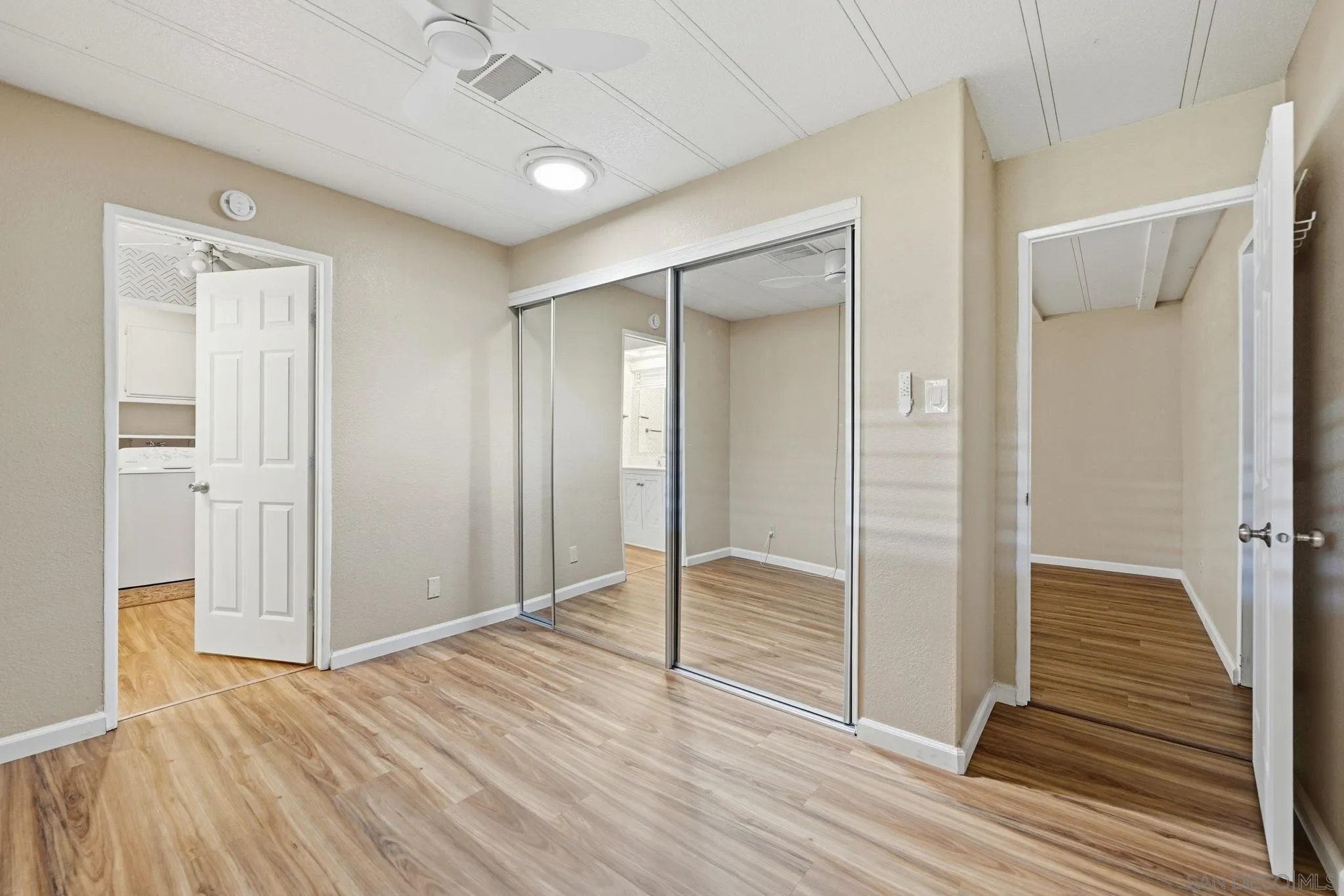 https://cdn.realtyfeed.com/cdn/127/260009305/a04af397107c381f10c996293706cb15.webp