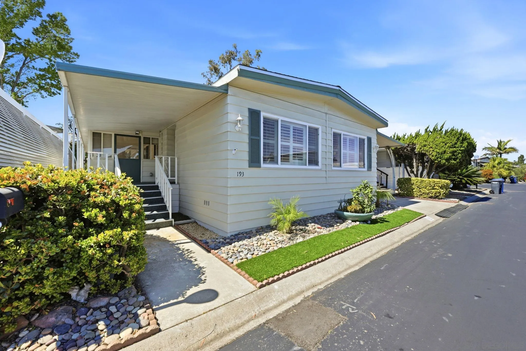 https://cdn.realtyfeed.com/cdn/127/260009305/af57b4bdc1191c250d0fadf82e9d1c38.webp