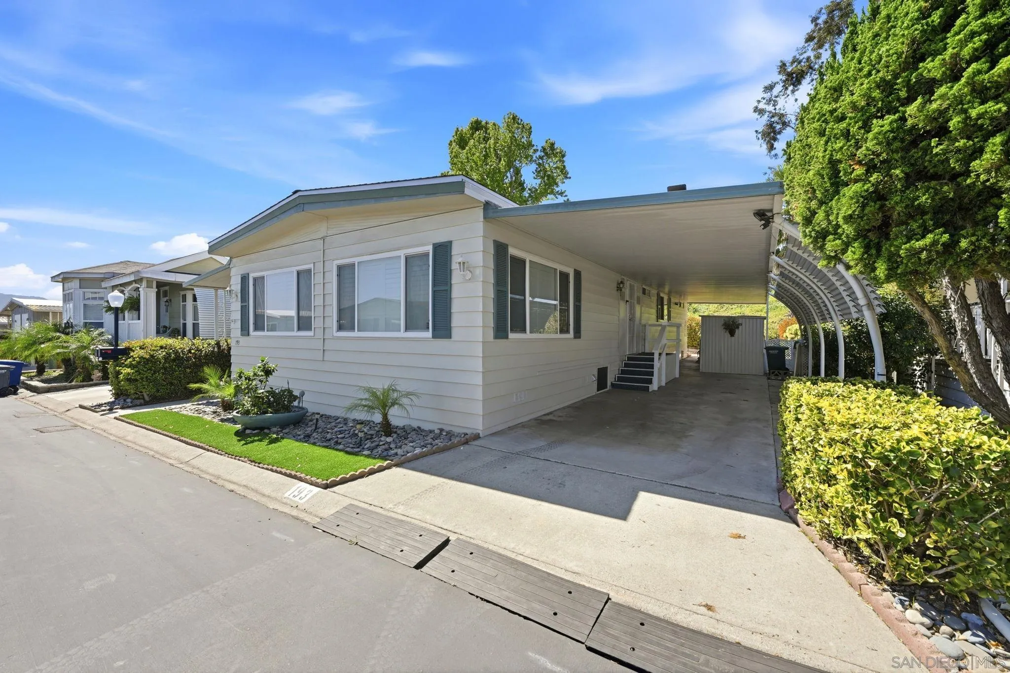 https://cdn.realtyfeed.com/cdn/127/260009305/bc900f69b8b82efb3ddaf92c5f667a13.webp