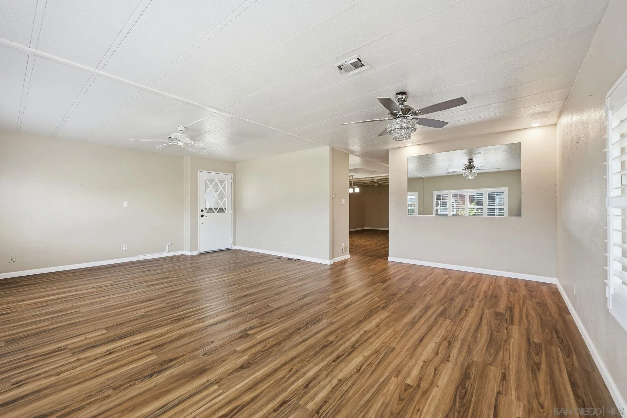 https://cdn.realtyfeed.com/cdn/127/260009305/c99c36e4e190614d5093f7338f8a9cad.webp