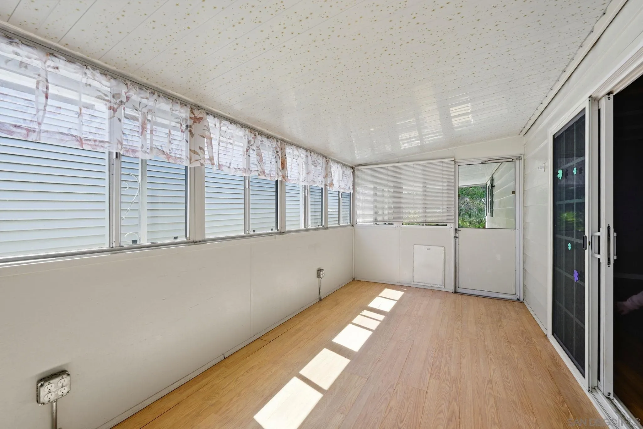 https://cdn.realtyfeed.com/cdn/127/260009305/e5c97094e61a314a45a825c9a8a02891.webp