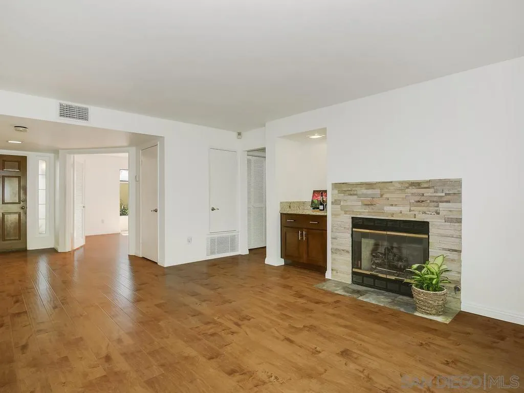 Photo #5: 260009309 Listing: Photo #5