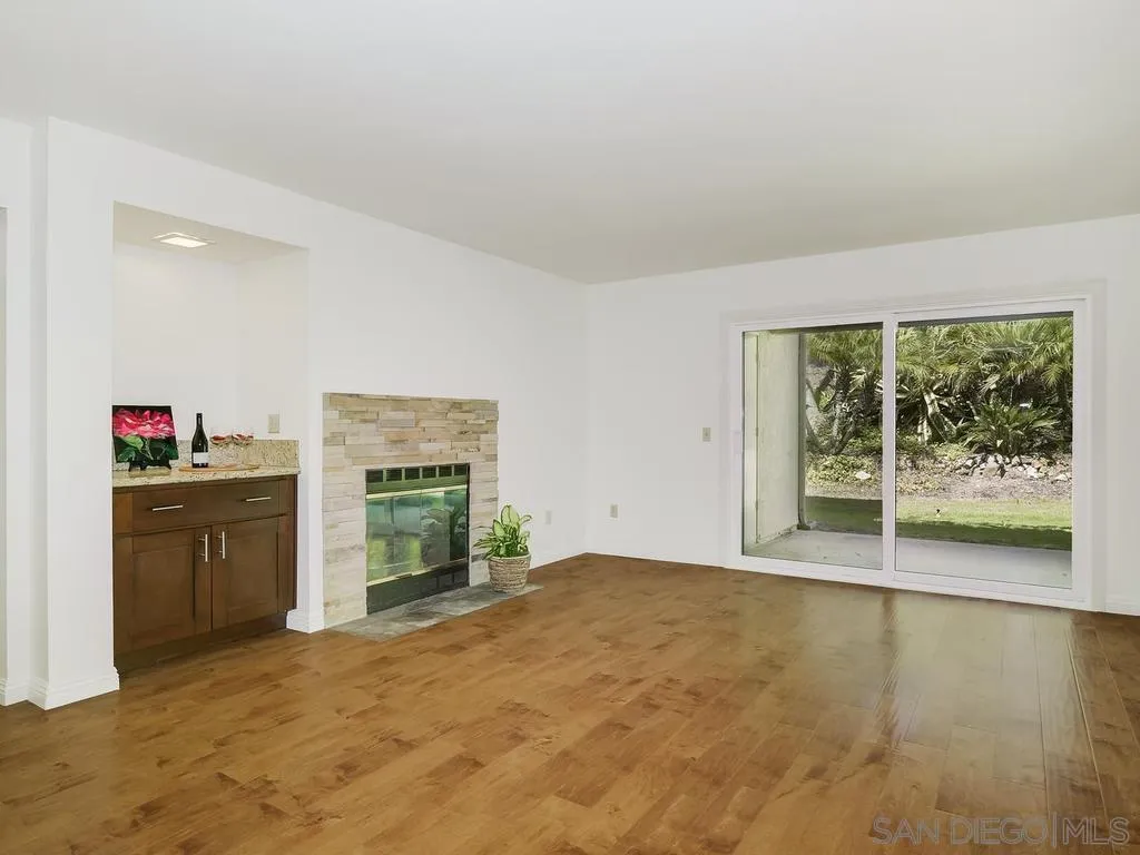 https://cdn.realtyfeed.com/cdn/127/260009309/f1da1cdb3dc69bd304fc7257b3f34350.webp