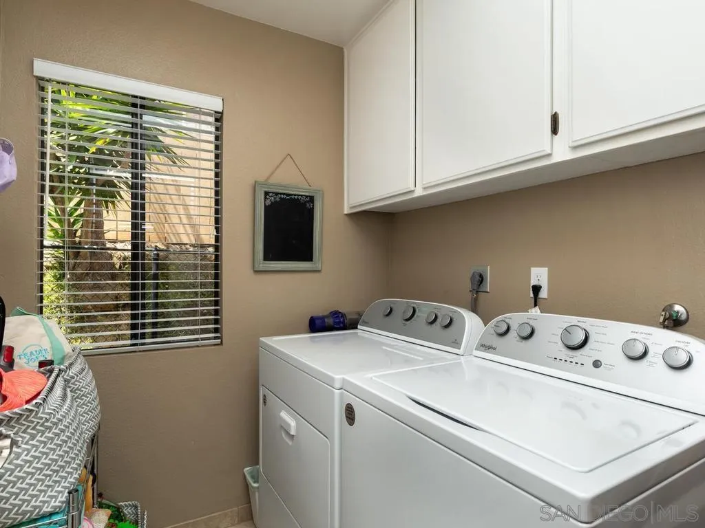 https://cdn.realtyfeed.com/cdn/127/260009320/e44b64b804f9496e44130554bab4cb83.webp