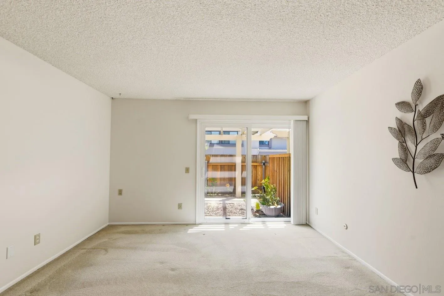 https://cdn.realtyfeed.com/cdn/127/260009326/10bf56c4612dfc636c1aa9768bcfce77.webp