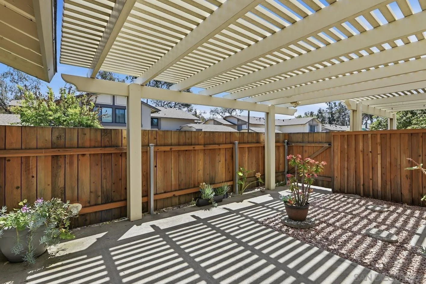 https://cdn.realtyfeed.com/cdn/127/260009326/6e0fbdad6c179a449c031fa0e3224f1d.webp