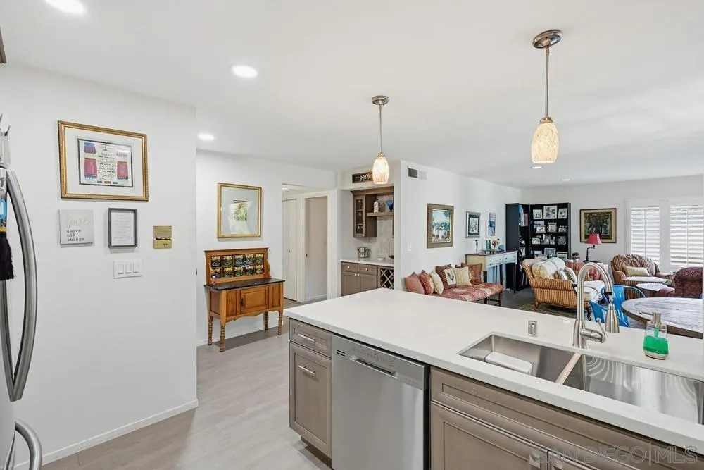 Photo #4: 260009330 Listing: Photo #4