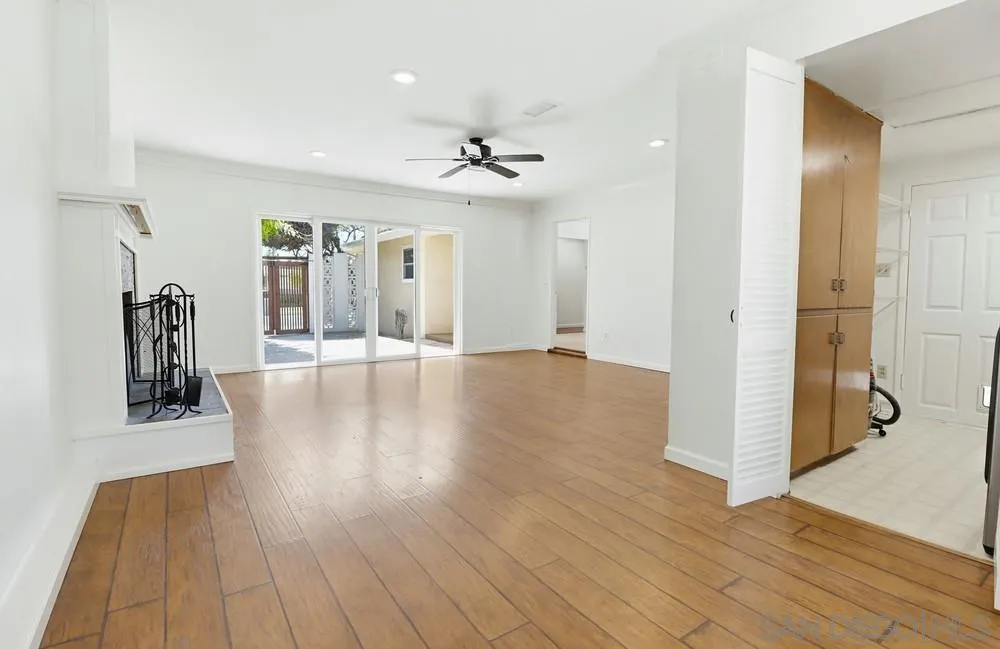 https://cdn.realtyfeed.com/cdn/127/260009332/341ced9538eab9886ce6454c49f2cb71.webp