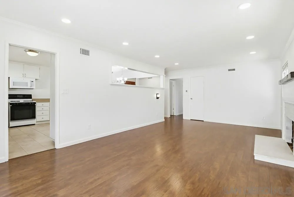 https://cdn.realtyfeed.com/cdn/127/260009332/88e179ed0edb619c7f82b8b4f6bc80af.webp