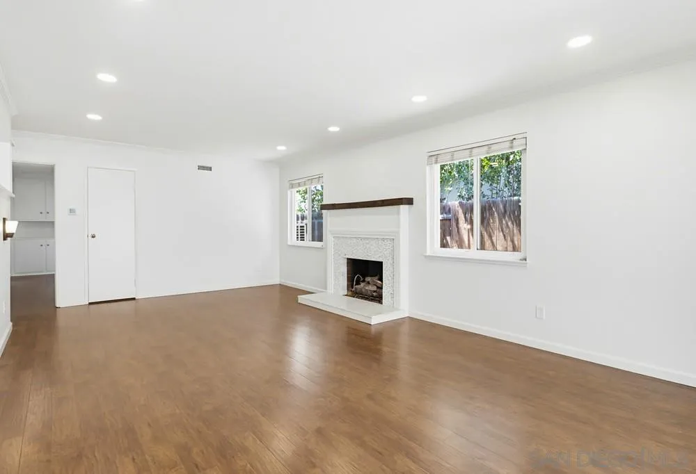 https://cdn.realtyfeed.com/cdn/127/260009332/b1f73b94fb45699349194c59add64034.webp