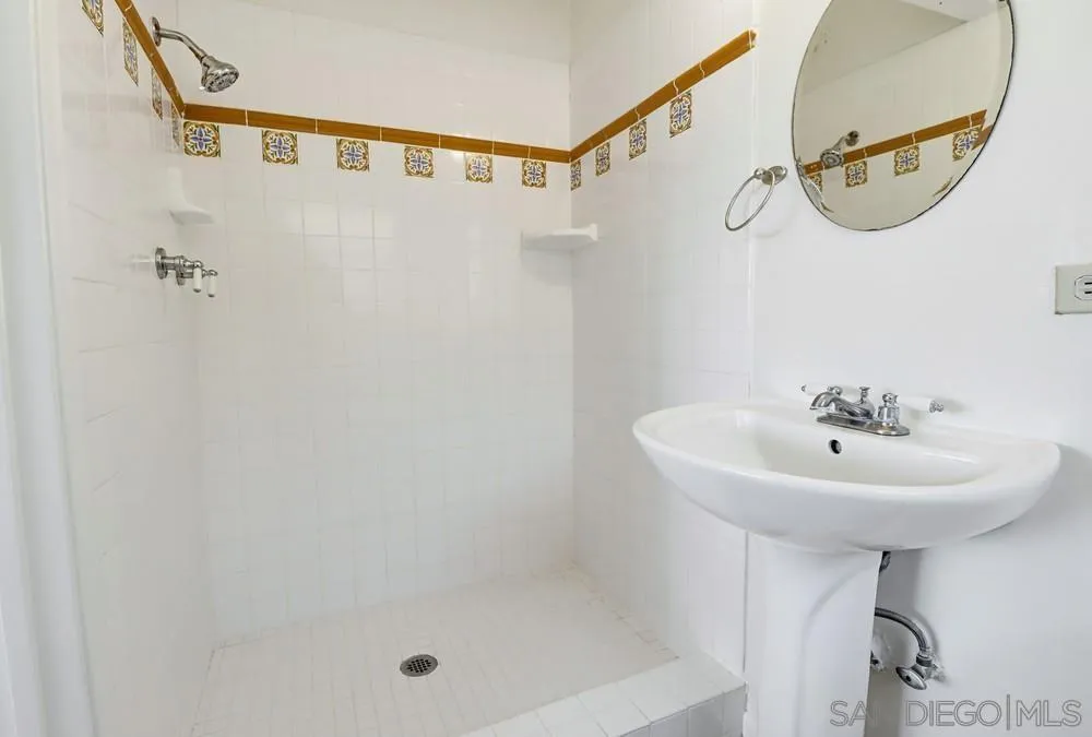 https://cdn.realtyfeed.com/cdn/127/260009332/d607bbed06bed512bf16c936ba41c203.webp