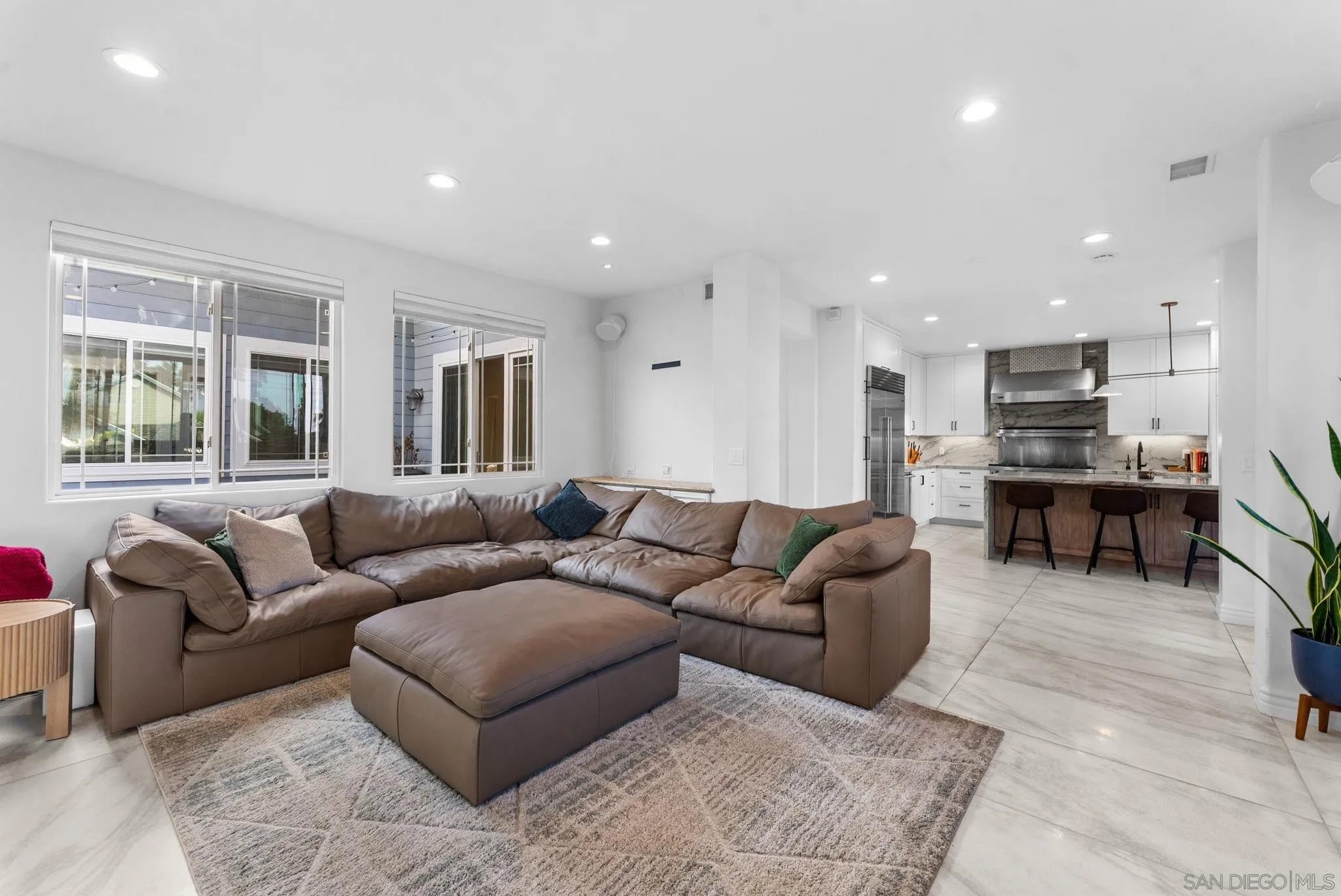 https://cdn.realtyfeed.com/cdn/127/260009334/a085bf959d90c5f1d3d31d5e693c0022.webp
