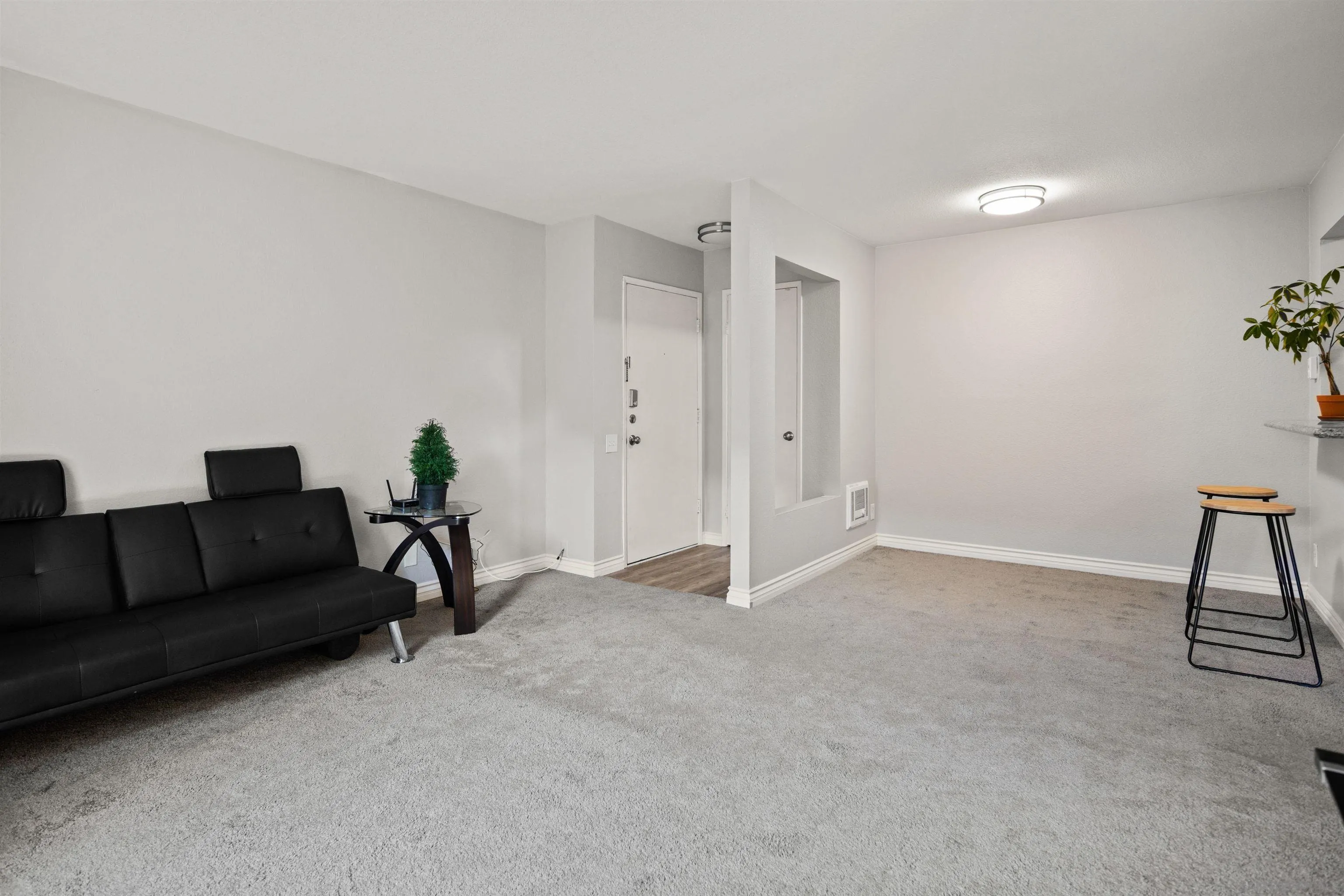 Photo #8: 260009338 Listing: Photo #8