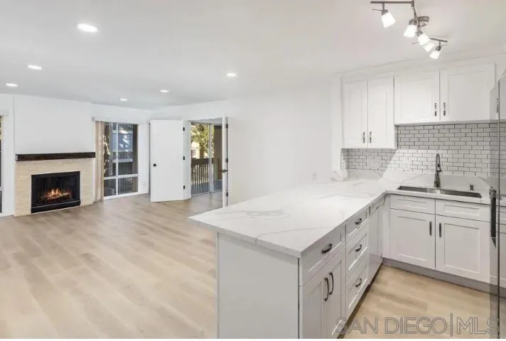 8975 Lawrence Welk Drive UNIT 326, Escondido, CA, 92026