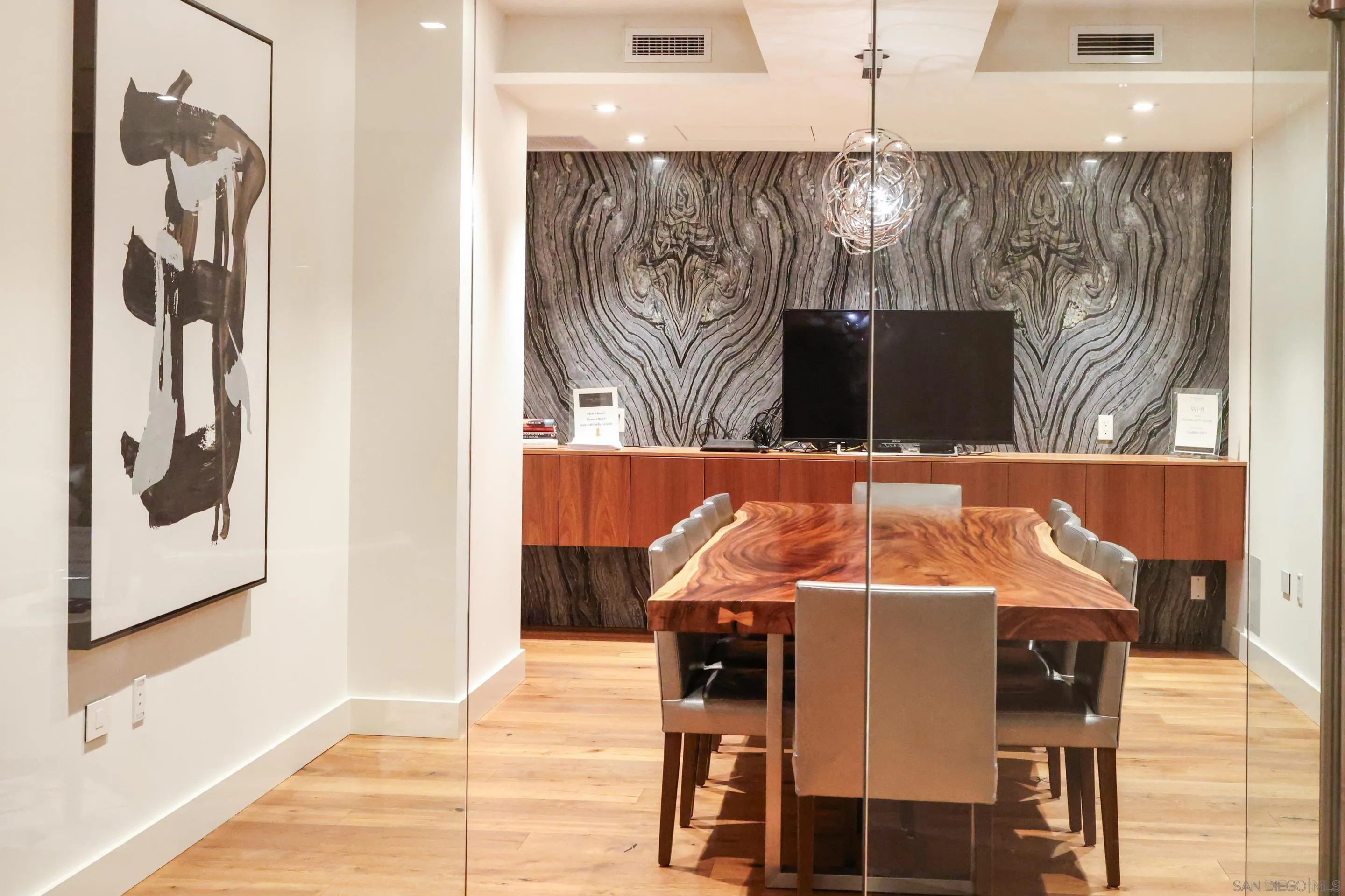 https://cdn.realtyfeed.com/cdn/127/260009350/53b01a7ae8f9b75de605a289334e5d9b.webp