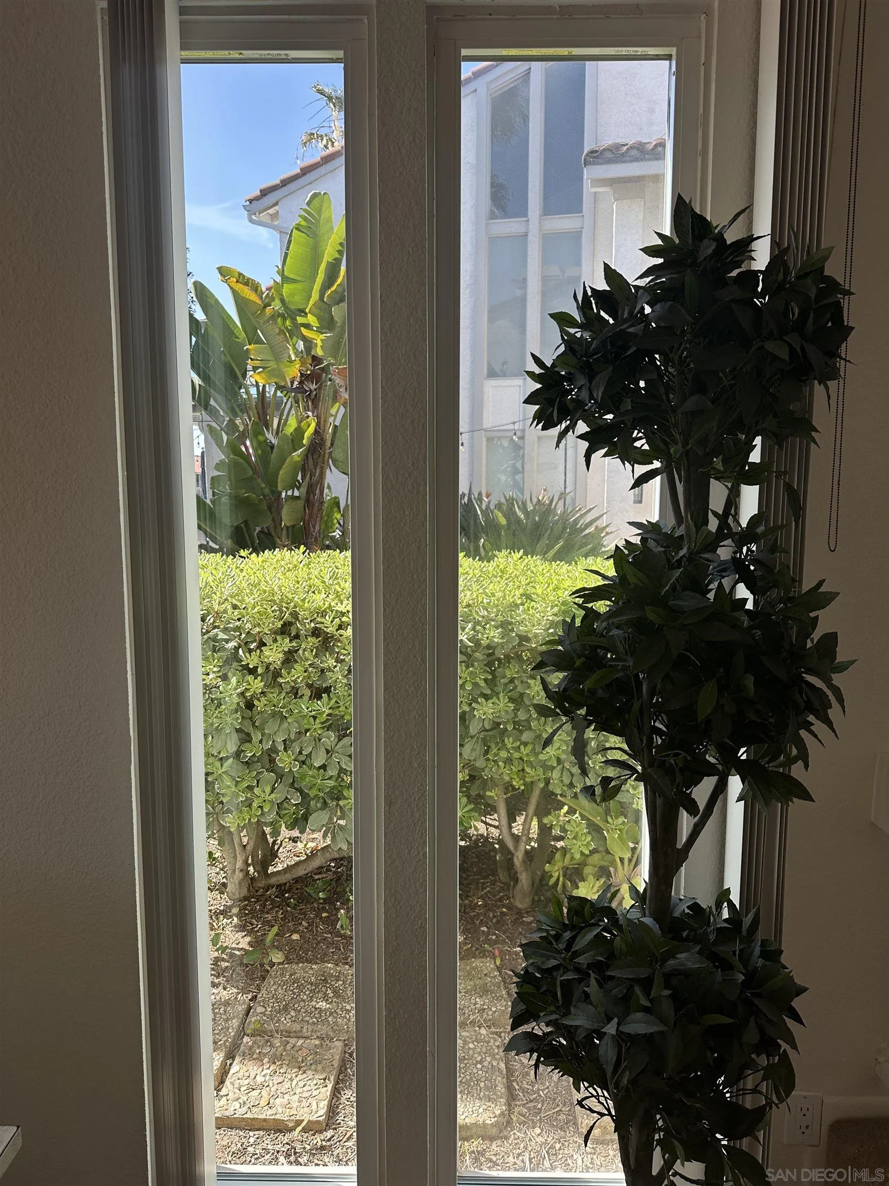 https://cdn.realtyfeed.com/cdn/127/260009354/88b42e98dd9c5d5851c84d950ba8d433.webp