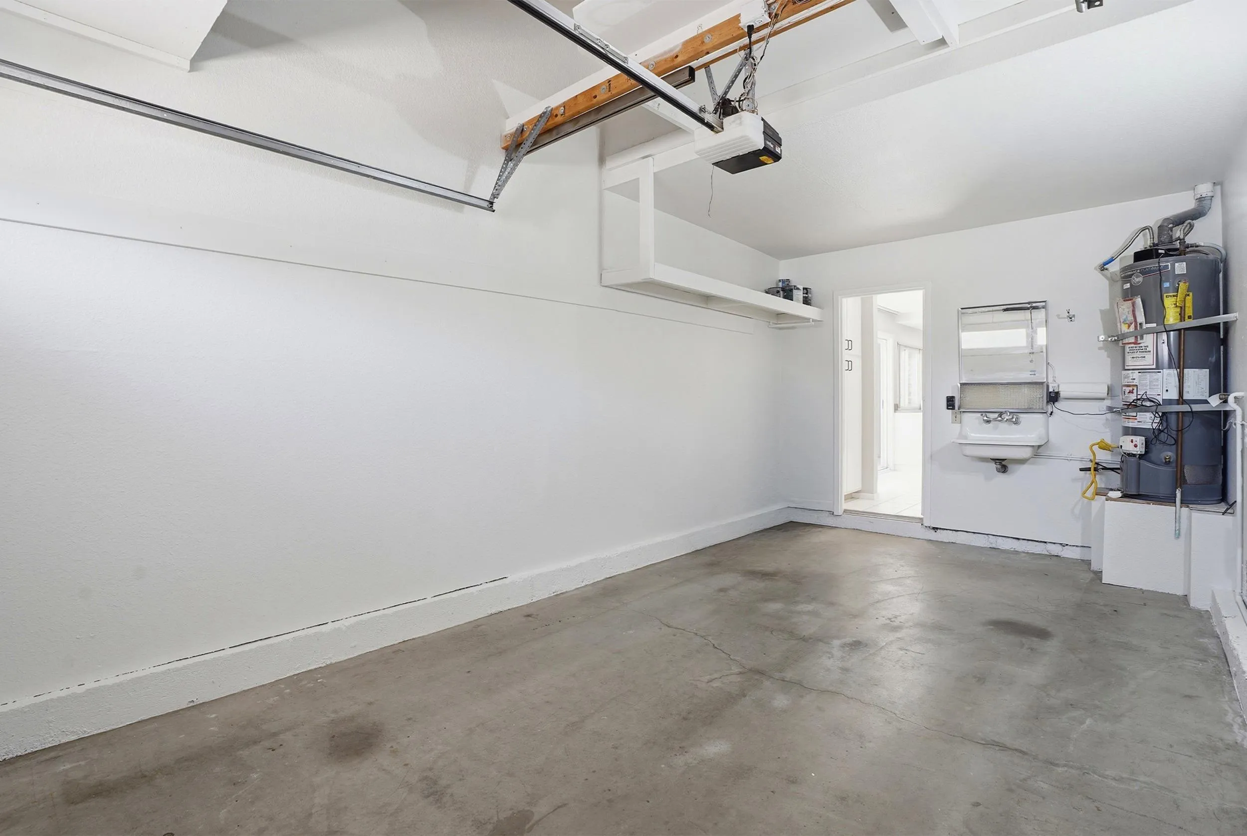 https://cdn.realtyfeed.com/cdn/127/260009354/aa8cd0accdcc648785f6764affe11119.webp