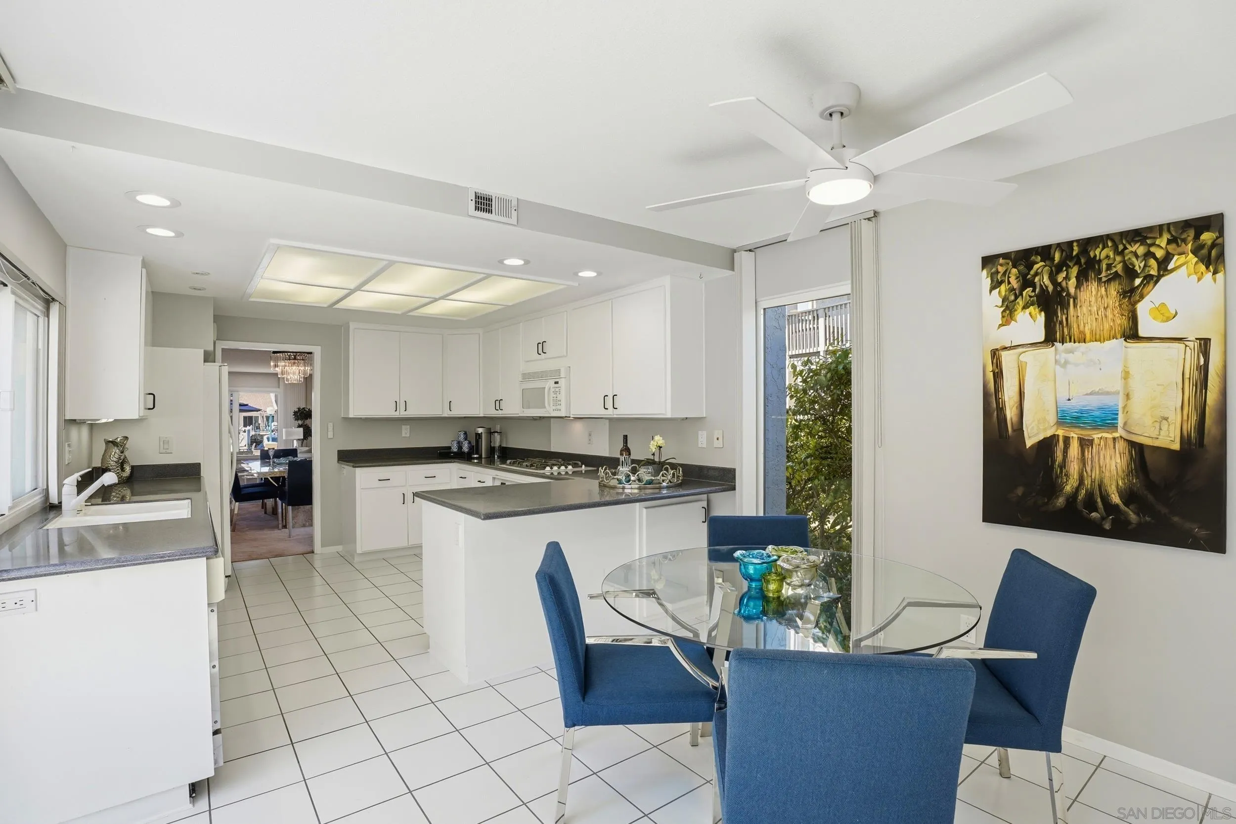 https://cdn.realtyfeed.com/cdn/127/260009354/de92f54fd99f58c45bca8d242ba10332.webp