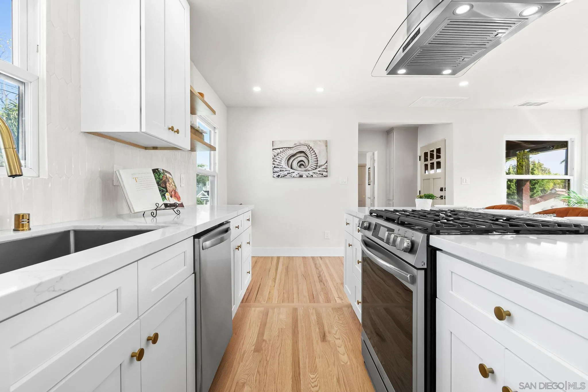 Photo #12: 260009356 Listing: Photo #12