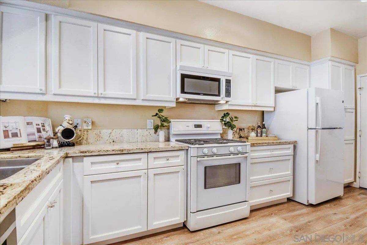 Photo #13: 260009357 Listing: Photo #13