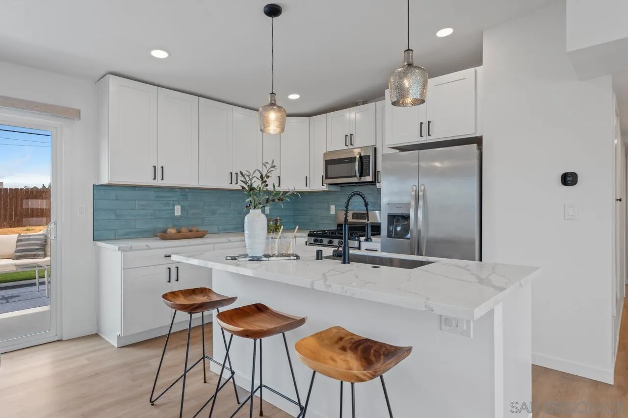 https://cdn.realtyfeed.com/cdn/127/260009361/b42eb9c0592f4d5277e49fb112420461.webp