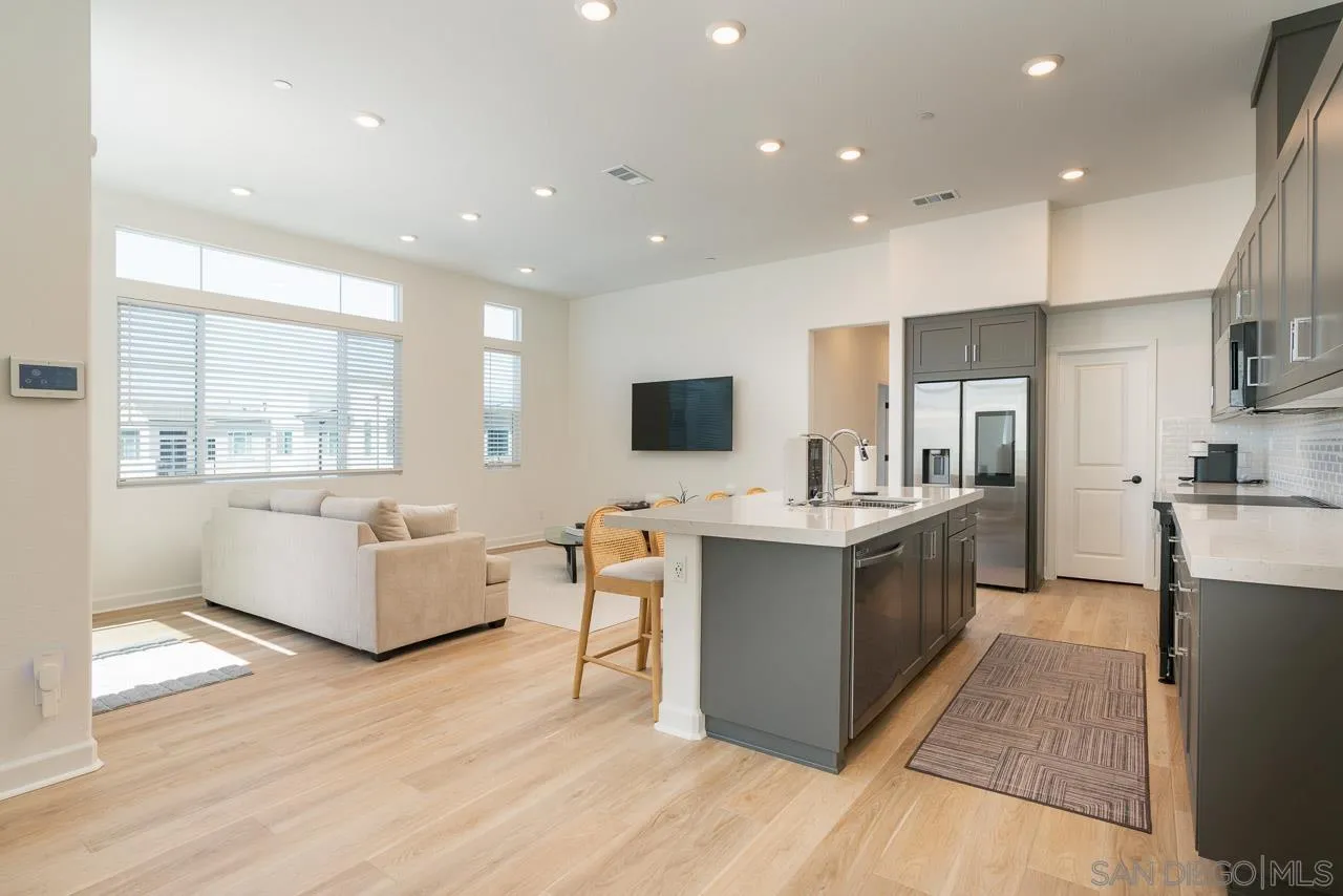 Photo #5: 260009363 Listing: Photo #5