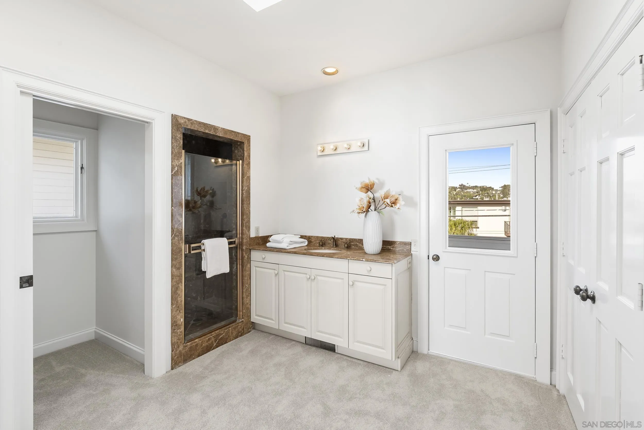 https://cdn.realtyfeed.com/cdn/127/260009364/184aebb12cc525d7a6828268af05d26a.webp