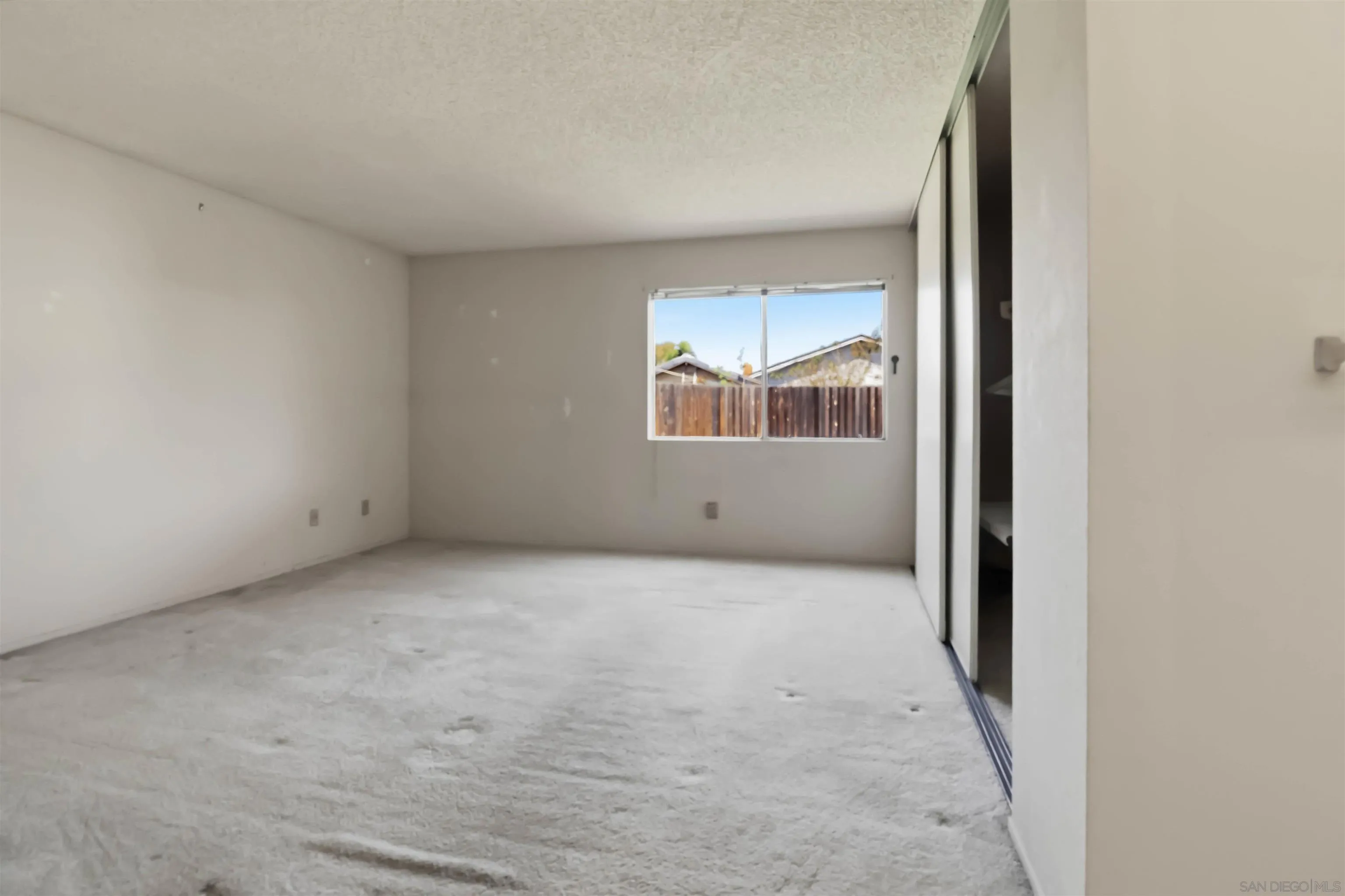 https://cdn.realtyfeed.com/cdn/127/260009367/08677a6bedd4797a83c6df5e5e143080.webp