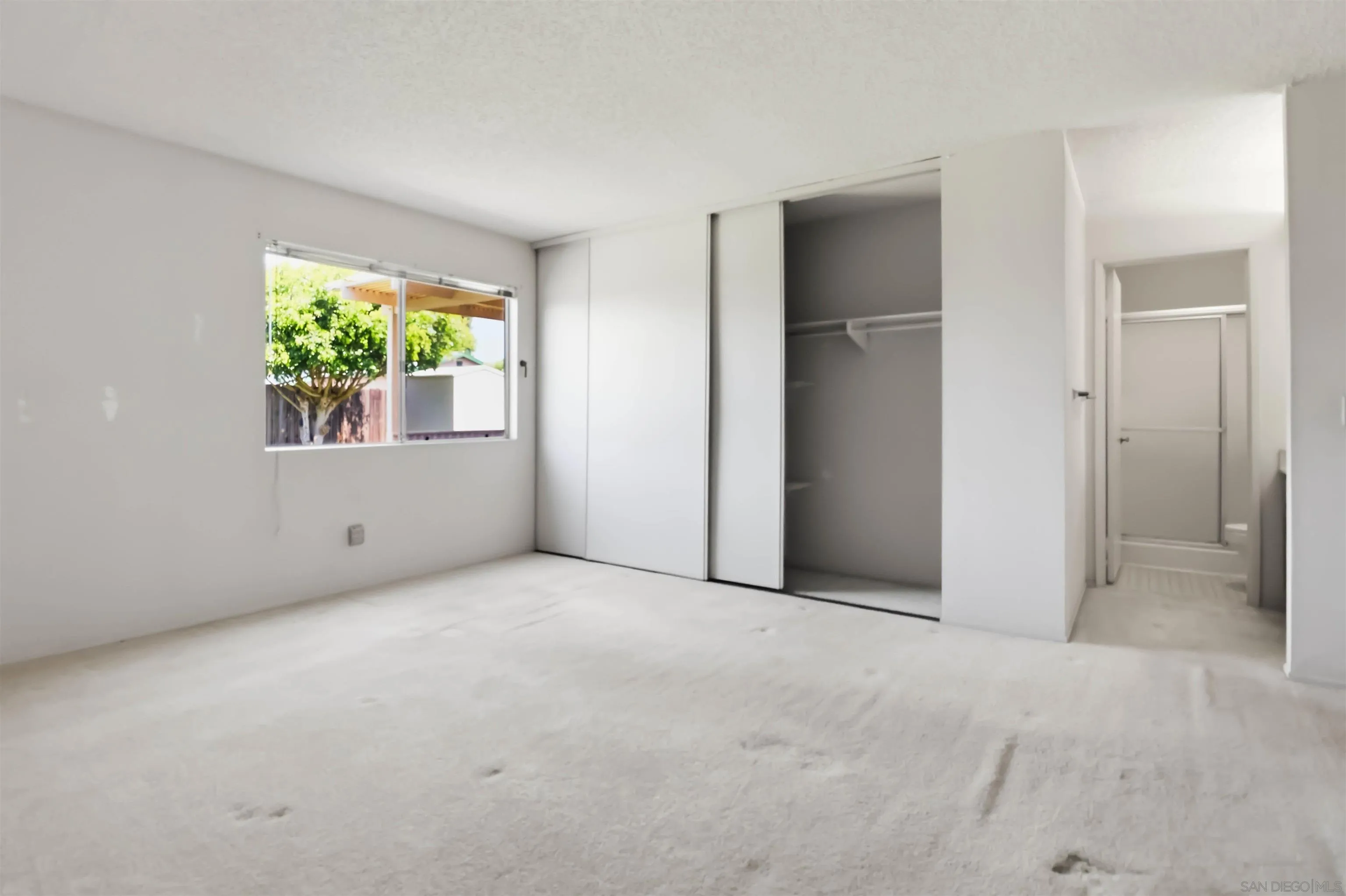 https://cdn.realtyfeed.com/cdn/127/260009367/aad174b3930c8933a4a4239b726bdb87.webp