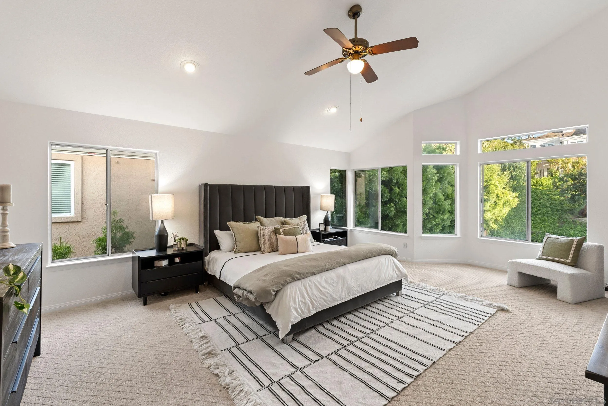 https://cdn.realtyfeed.com/cdn/127/260009374/11e7ef39e81772934cec2b536216dc6f.webp