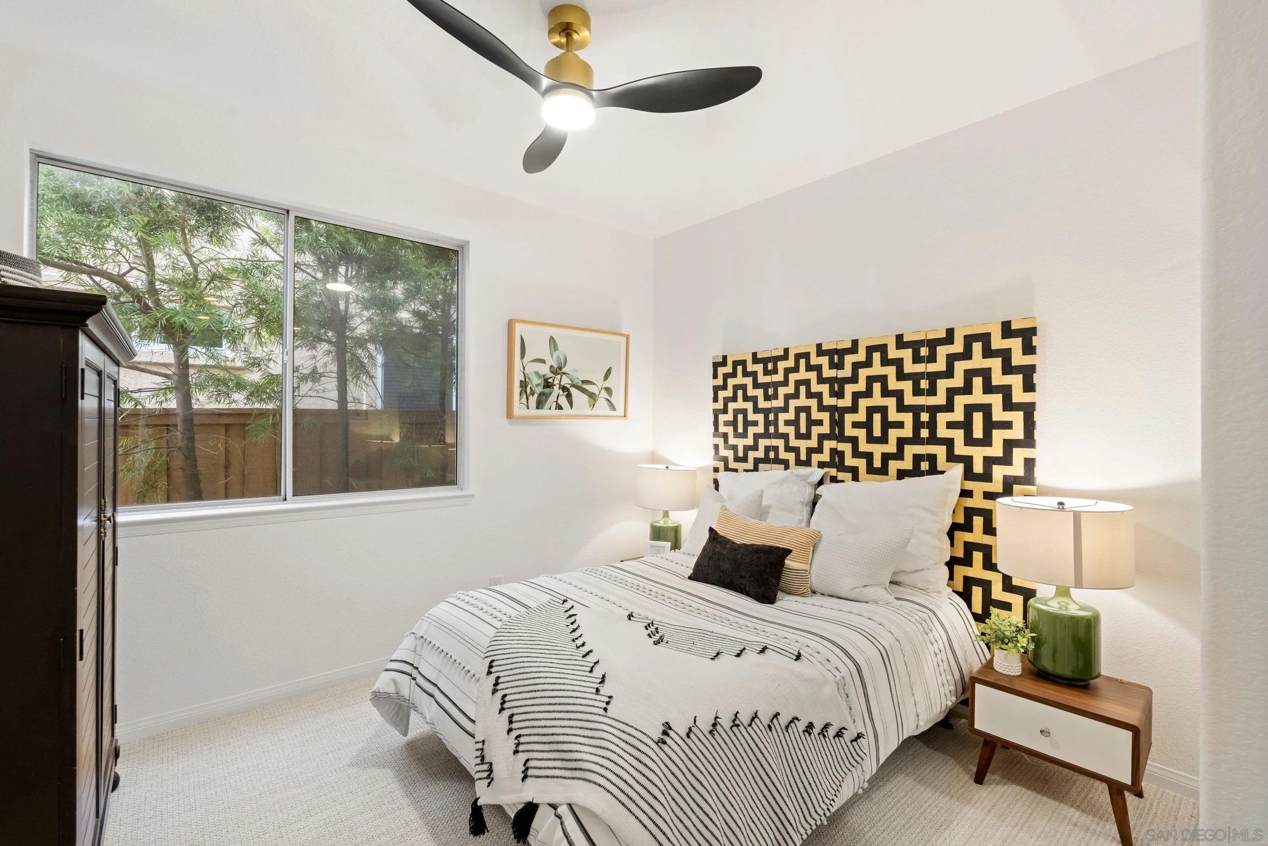 https://cdn.realtyfeed.com/cdn/127/260009374/15ef9e0b8ee3e06e55e99dd104c63934.webp