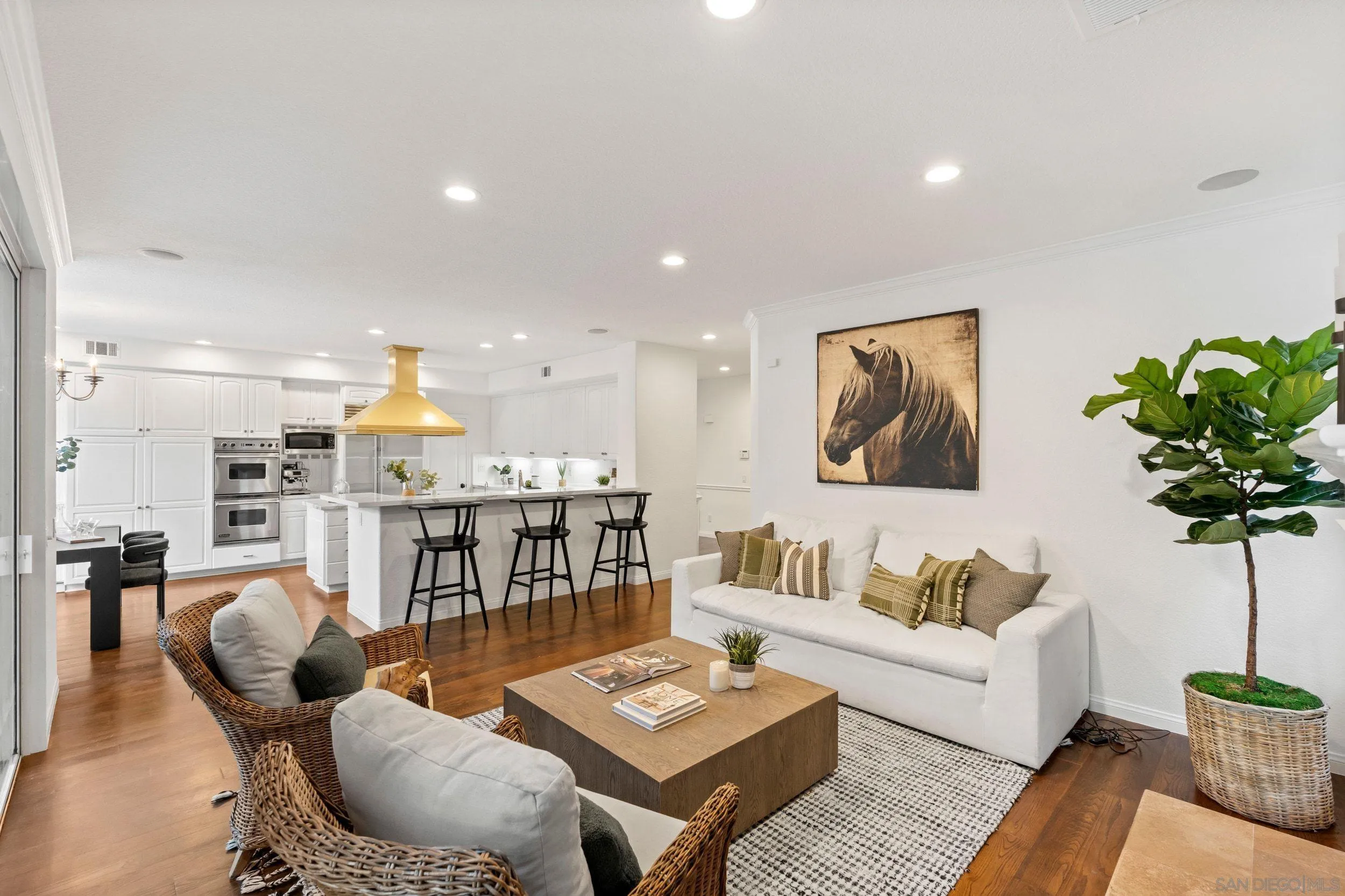 https://cdn.realtyfeed.com/cdn/127/260009374/f3c3ec260e3e0870d0bcb616a7047b11.webp
