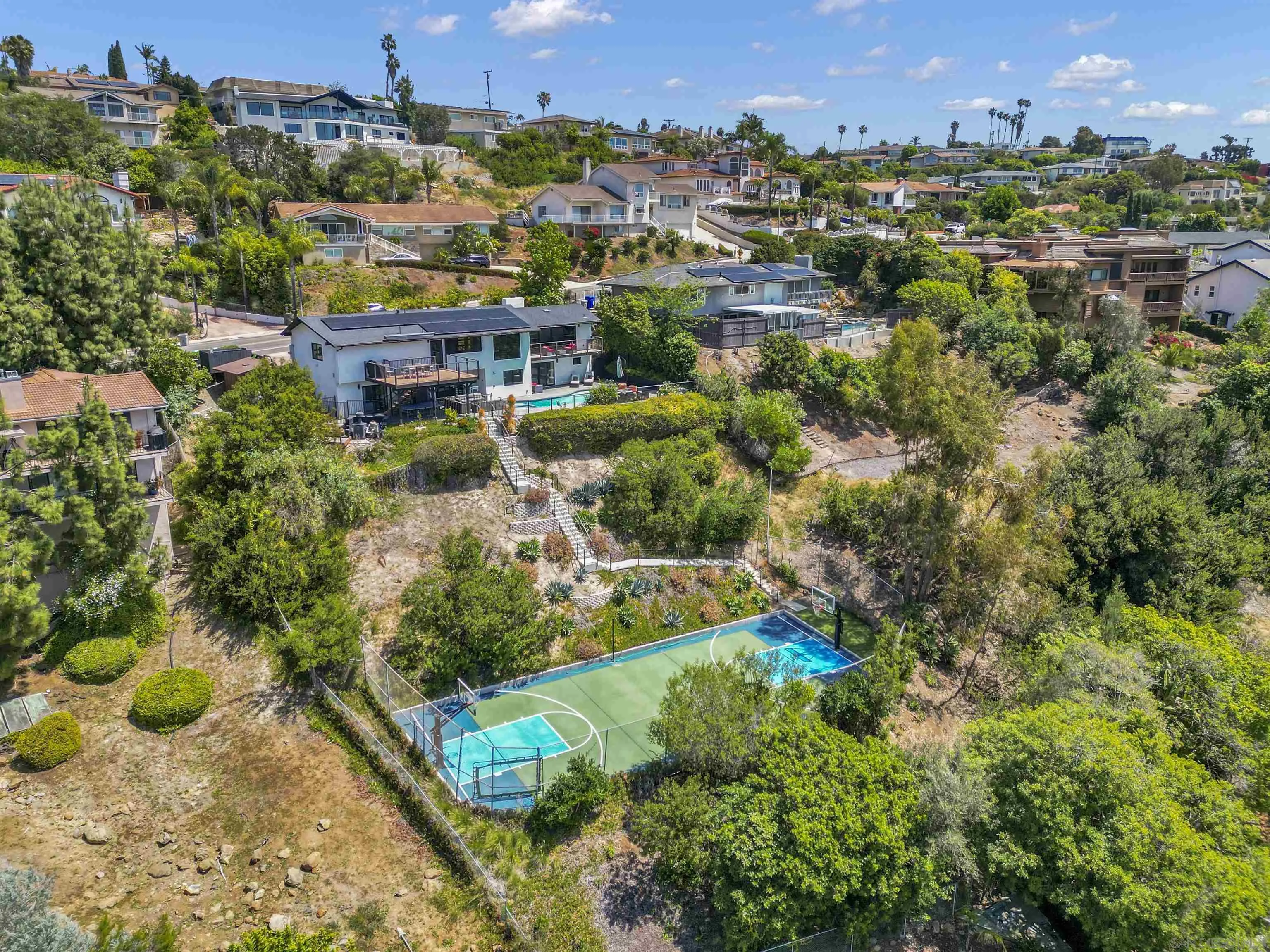 https://cdn.realtyfeed.com/cdn/127/260009378/60f969ae8d770de909d51f4f65638b09.webp