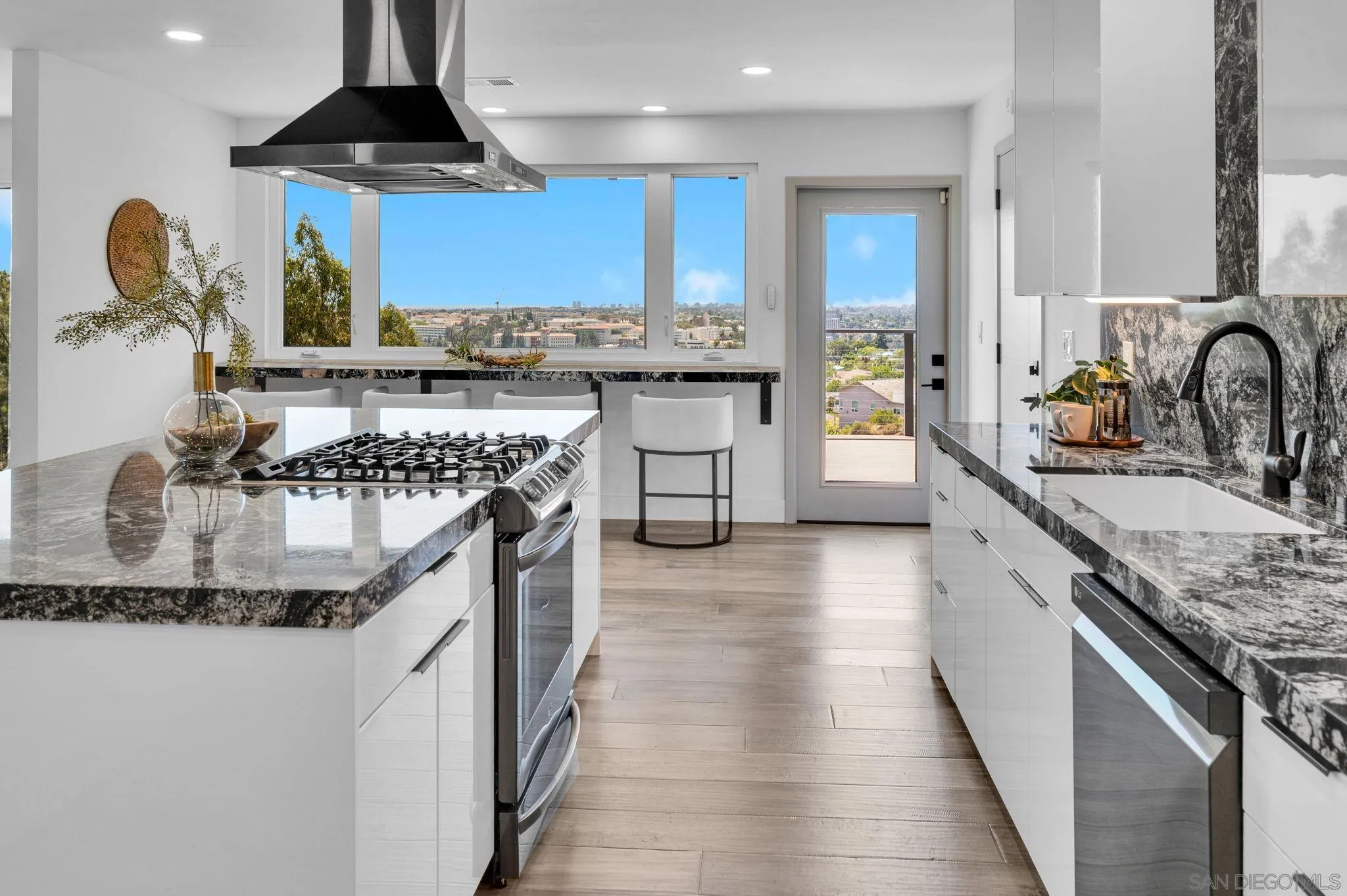 https://cdn.realtyfeed.com/cdn/127/260009378/a37fe7c8c746f64f18d1b1732b49112d.webp