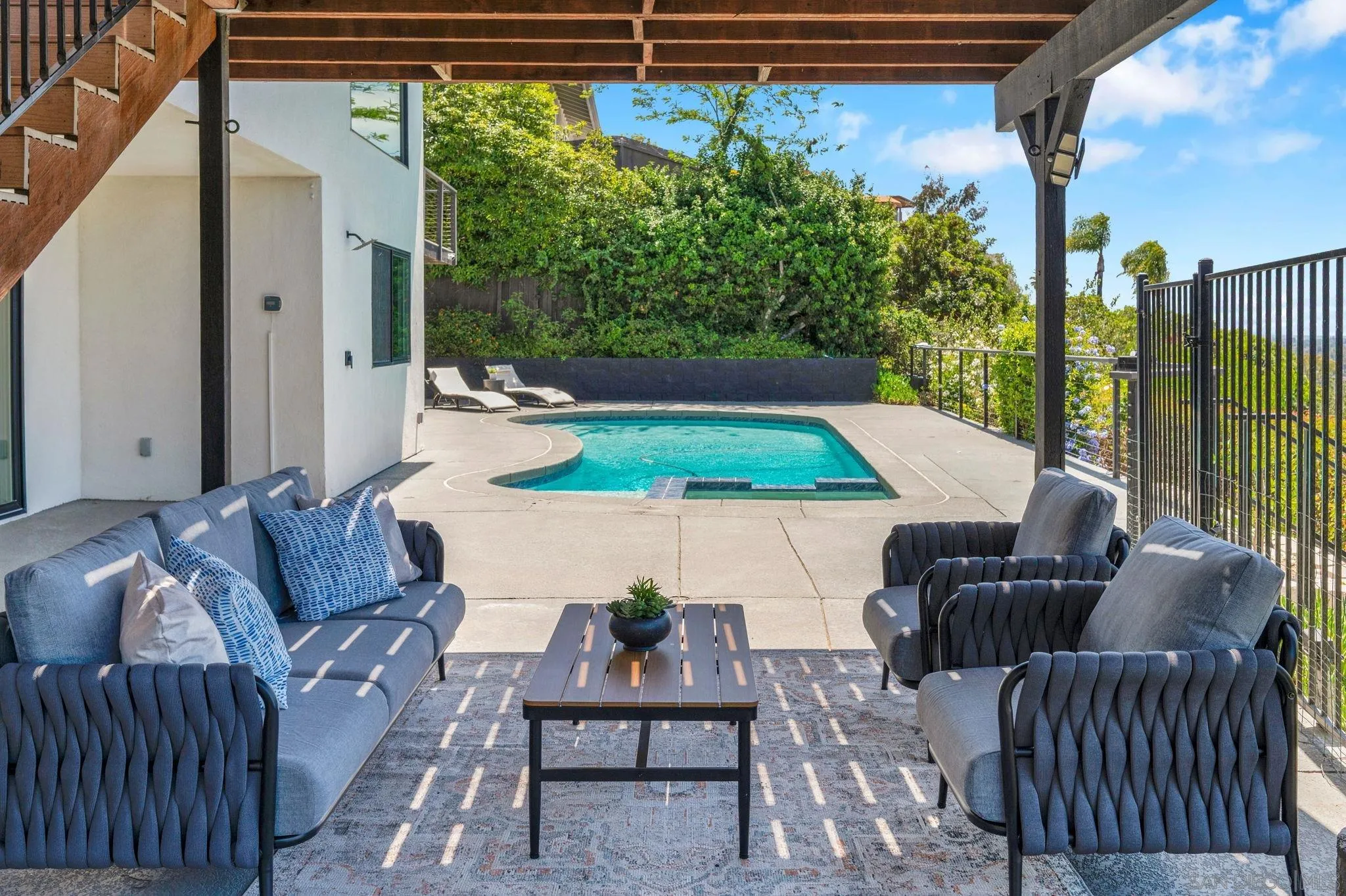 https://cdn.realtyfeed.com/cdn/127/260009378/b3e505008e47a01aad1e884319fe695f.webp