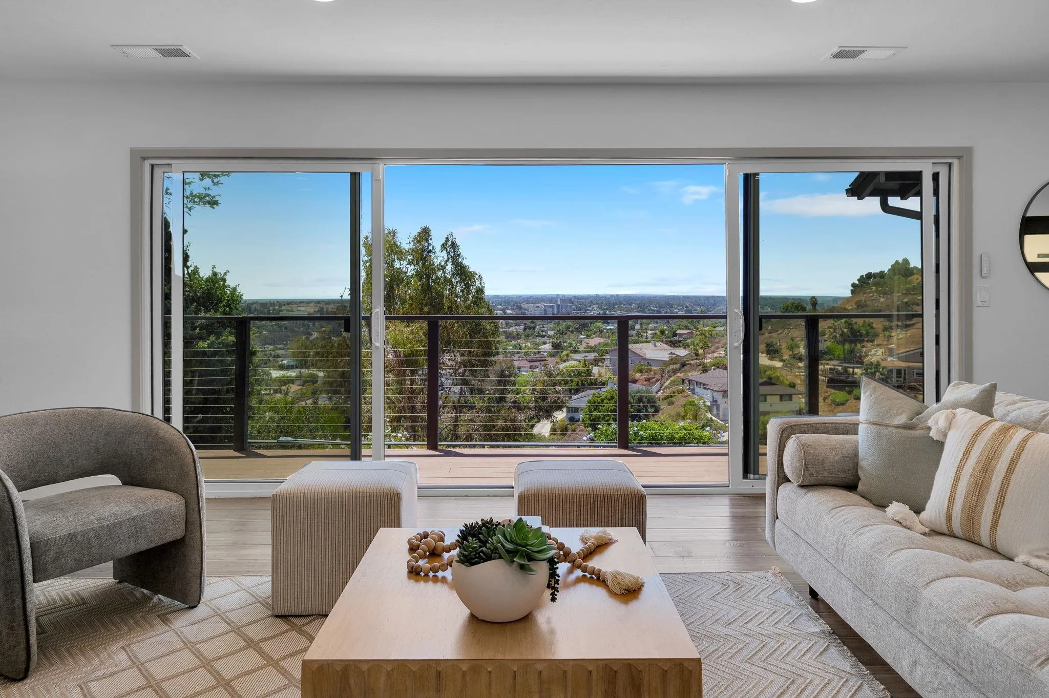 https://cdn.realtyfeed.com/cdn/127/260009378/cc984f0d8c97a16e27be0e6577cee357.webp