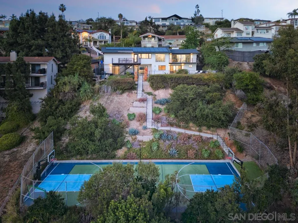 https://cdn.realtyfeed.com/cdn/127/260009378/f97bf8accbe4d5bd52cf3dd834e0a5f2.webp