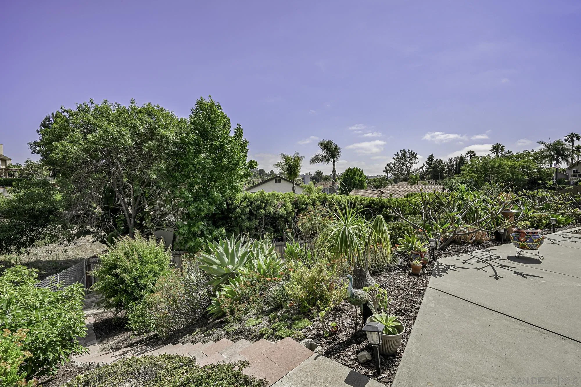 https://cdn.realtyfeed.com/cdn/127/260009391/7cc17a9ec2fcb1856349d663a39ab19b.webp