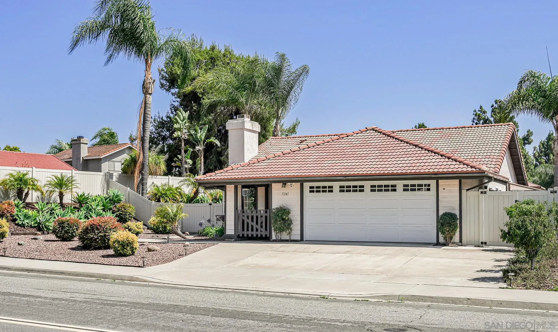 https://cdn.realtyfeed.com/cdn/127/260009391/cfdfda9f3f39fb16eff40ad006c27512.webp