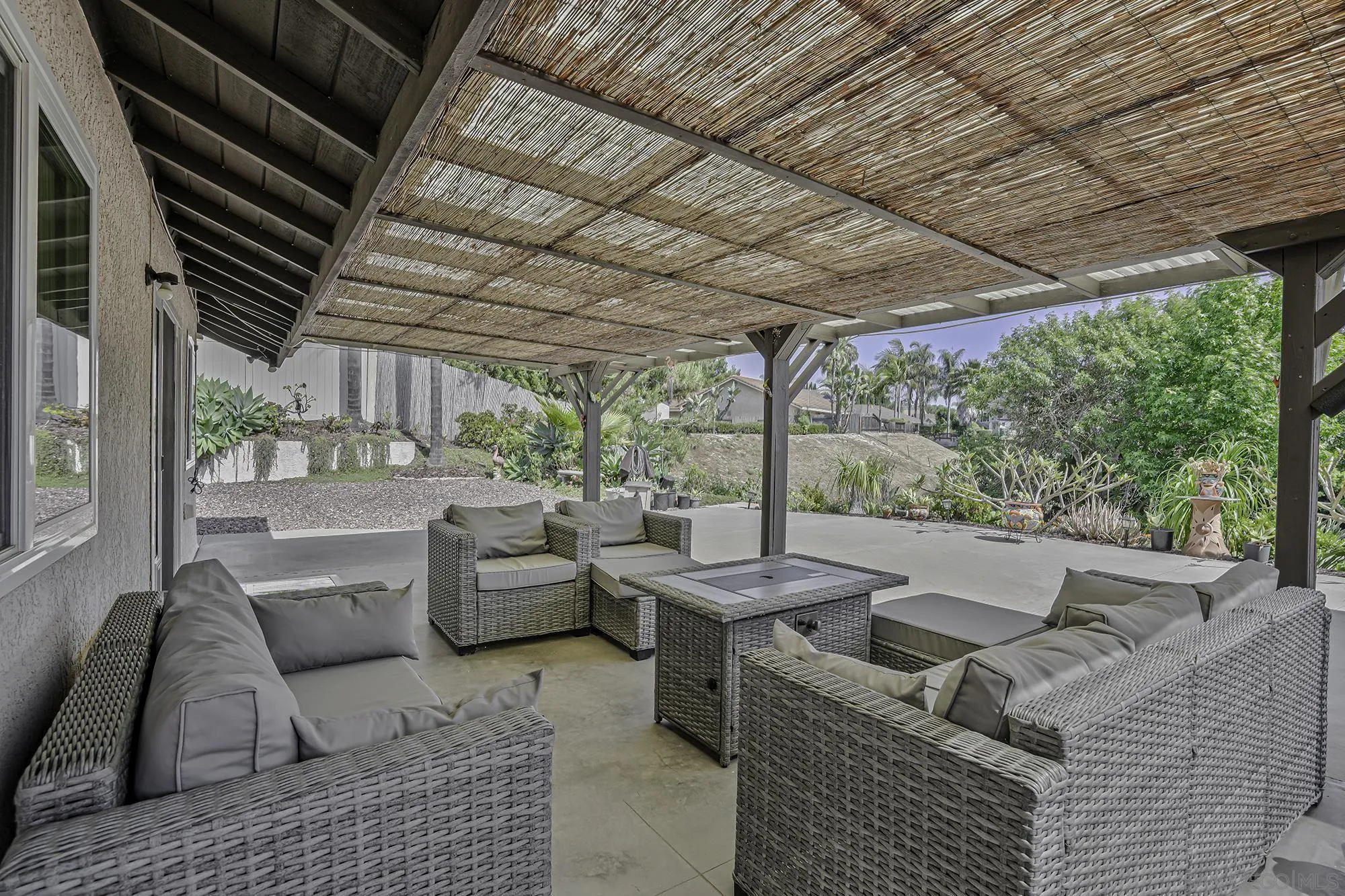 https://cdn.realtyfeed.com/cdn/127/260009391/d3d546075cd560f2af25a9bdcc6b0cb7.webp