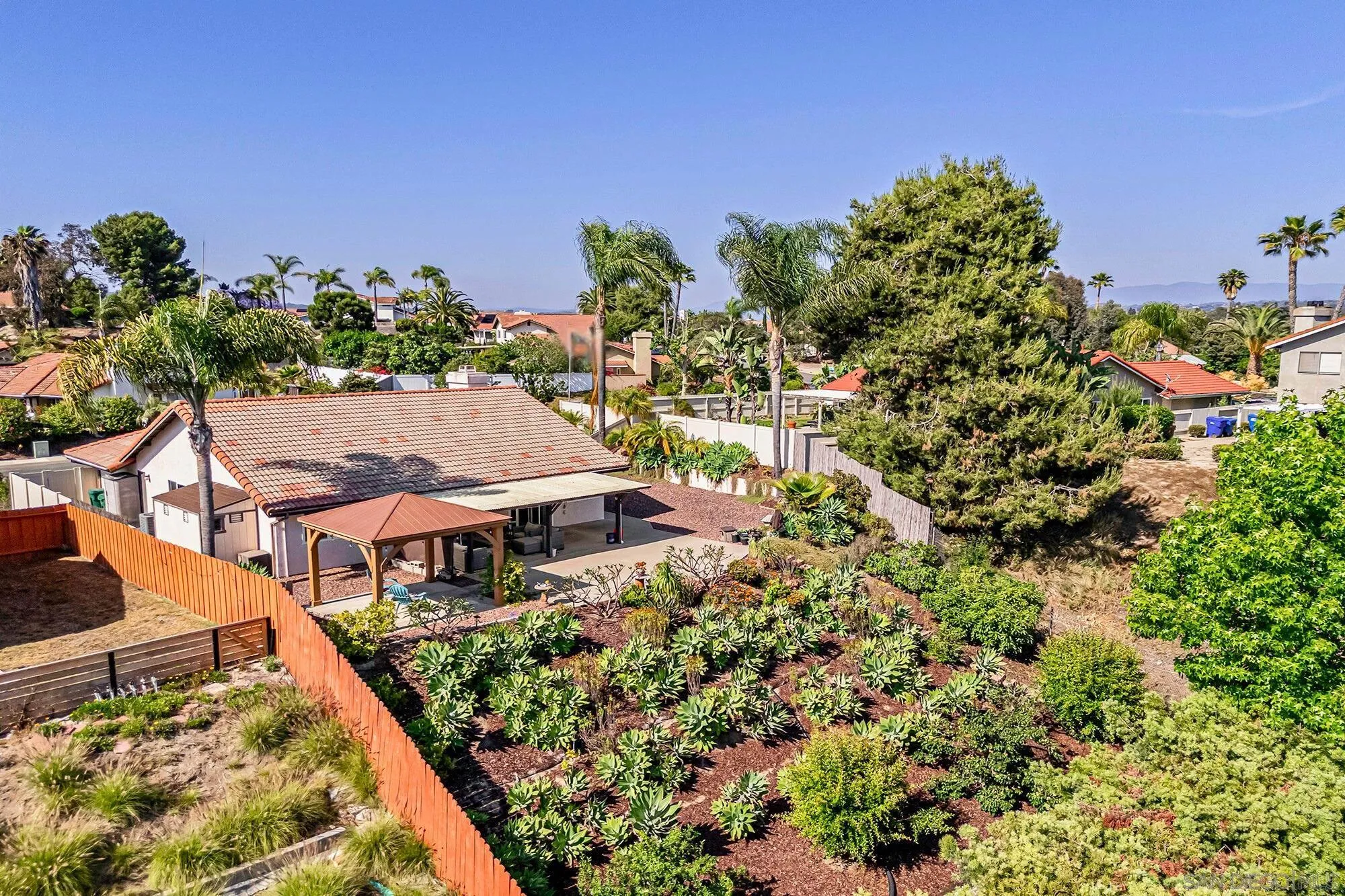 https://cdn.realtyfeed.com/cdn/127/260009391/f070b496f1b9c60008f398e83f149ff8.webp