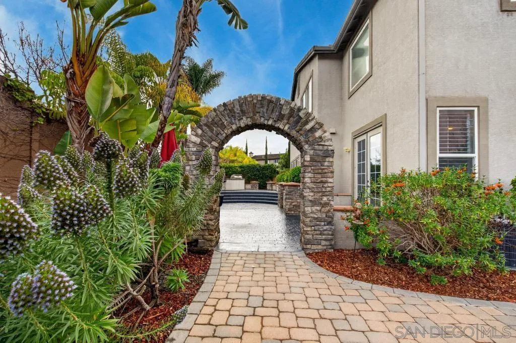 https://cdn.realtyfeed.com/cdn/127/260009393/362976074d81bcb9e5ebf19b4549486b.webp