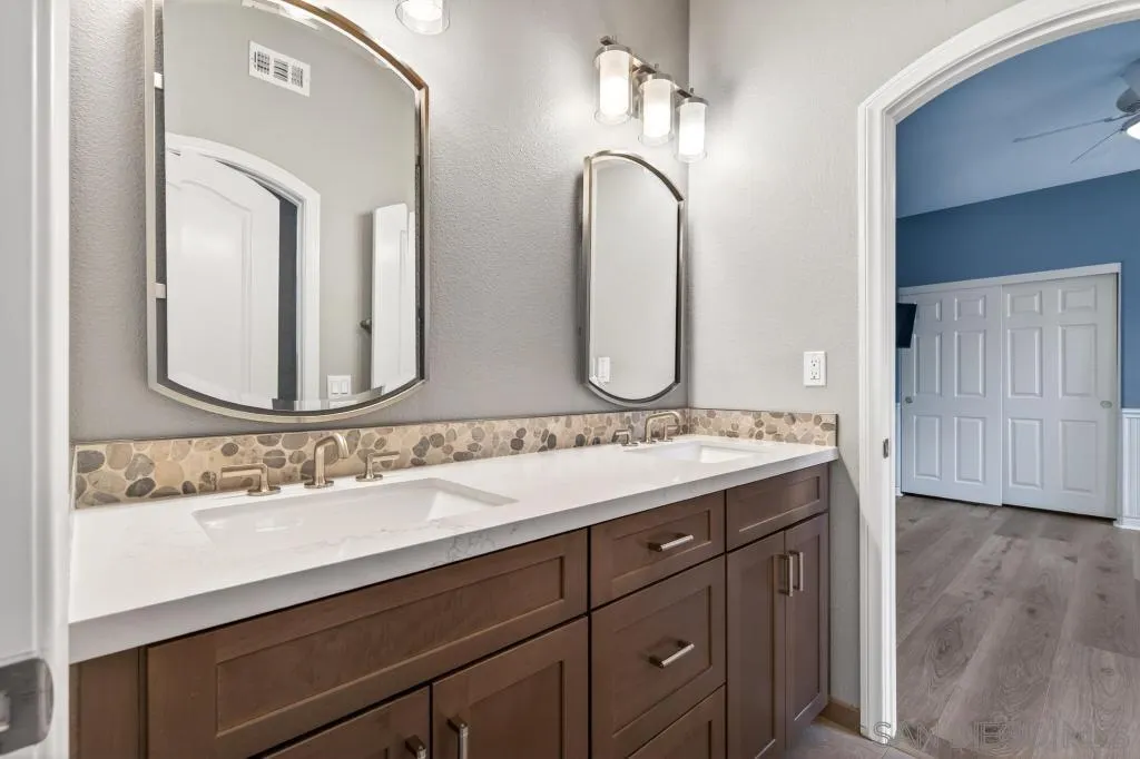 https://cdn.realtyfeed.com/cdn/127/260009393/55d96f50e42cc3ba9798299b86d84c42.webp