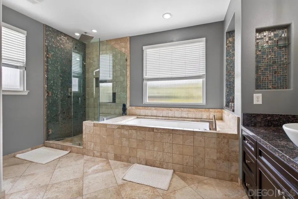 https://cdn.realtyfeed.com/cdn/127/260009393/9a2bec5b06493520f96a76c2cc512add.webp