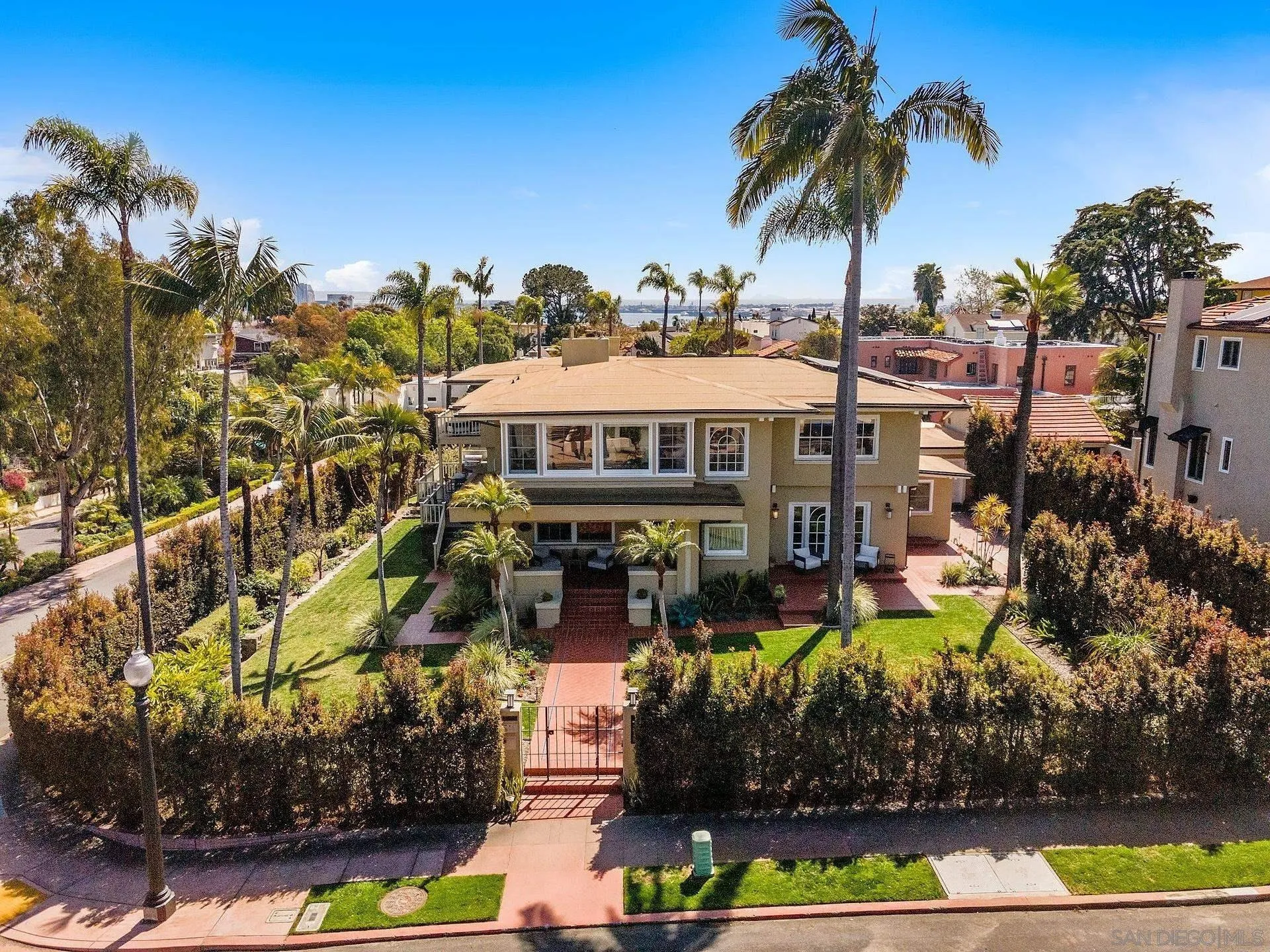 https://cdn.realtyfeed.com/cdn/127/260009398/7e6d55454701381c6953e3f93016636f.webp