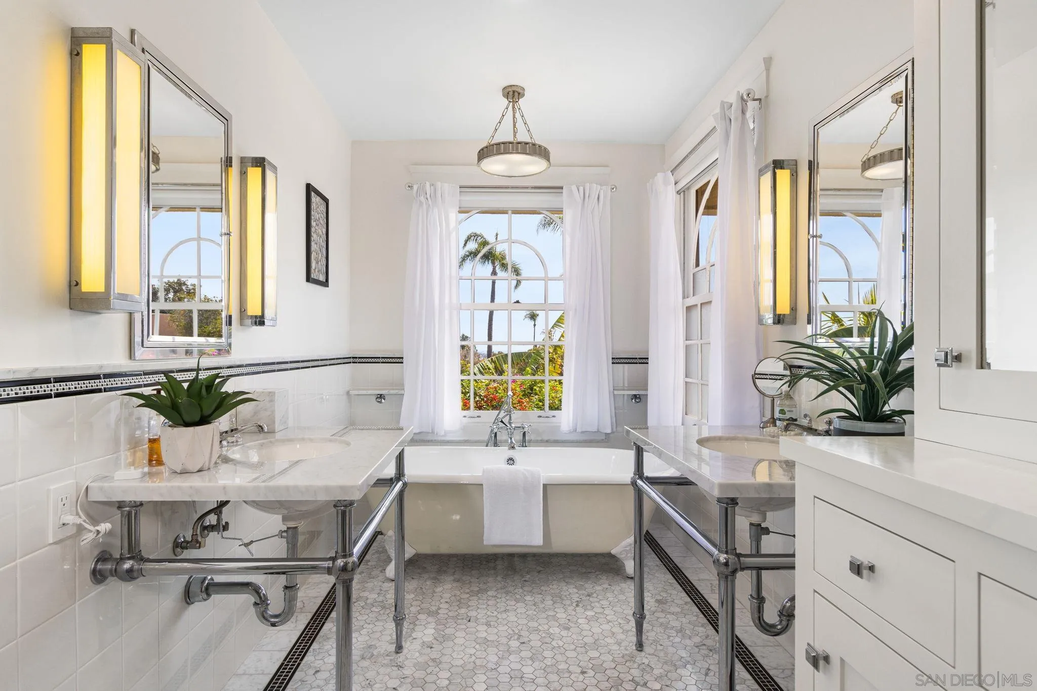 https://cdn.realtyfeed.com/cdn/127/260009398/878216c960b05655545db62a29ec4910.webp