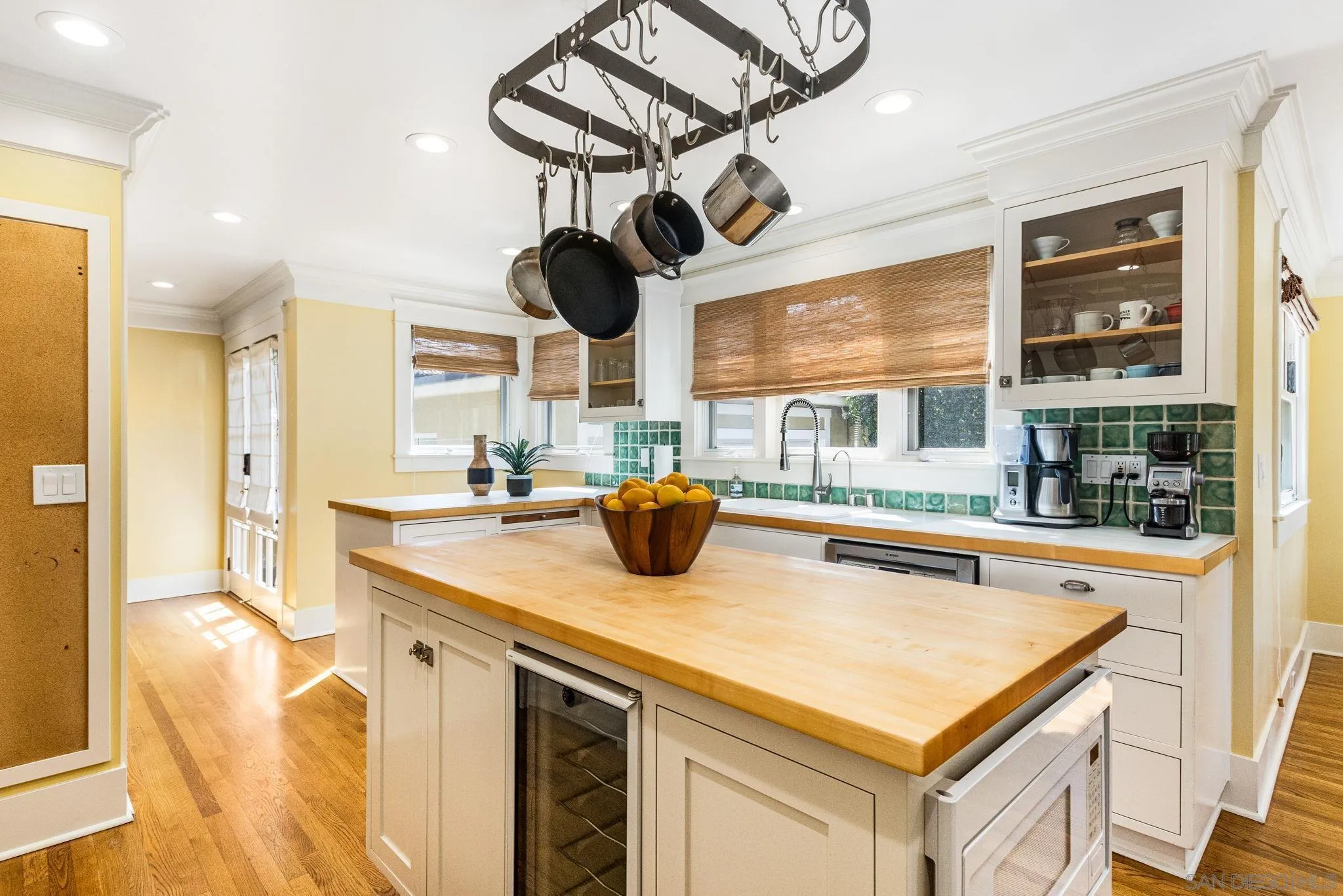 https://cdn.realtyfeed.com/cdn/127/260009398/ba5f948b67acf7384c73afe2fc8e7974.webp