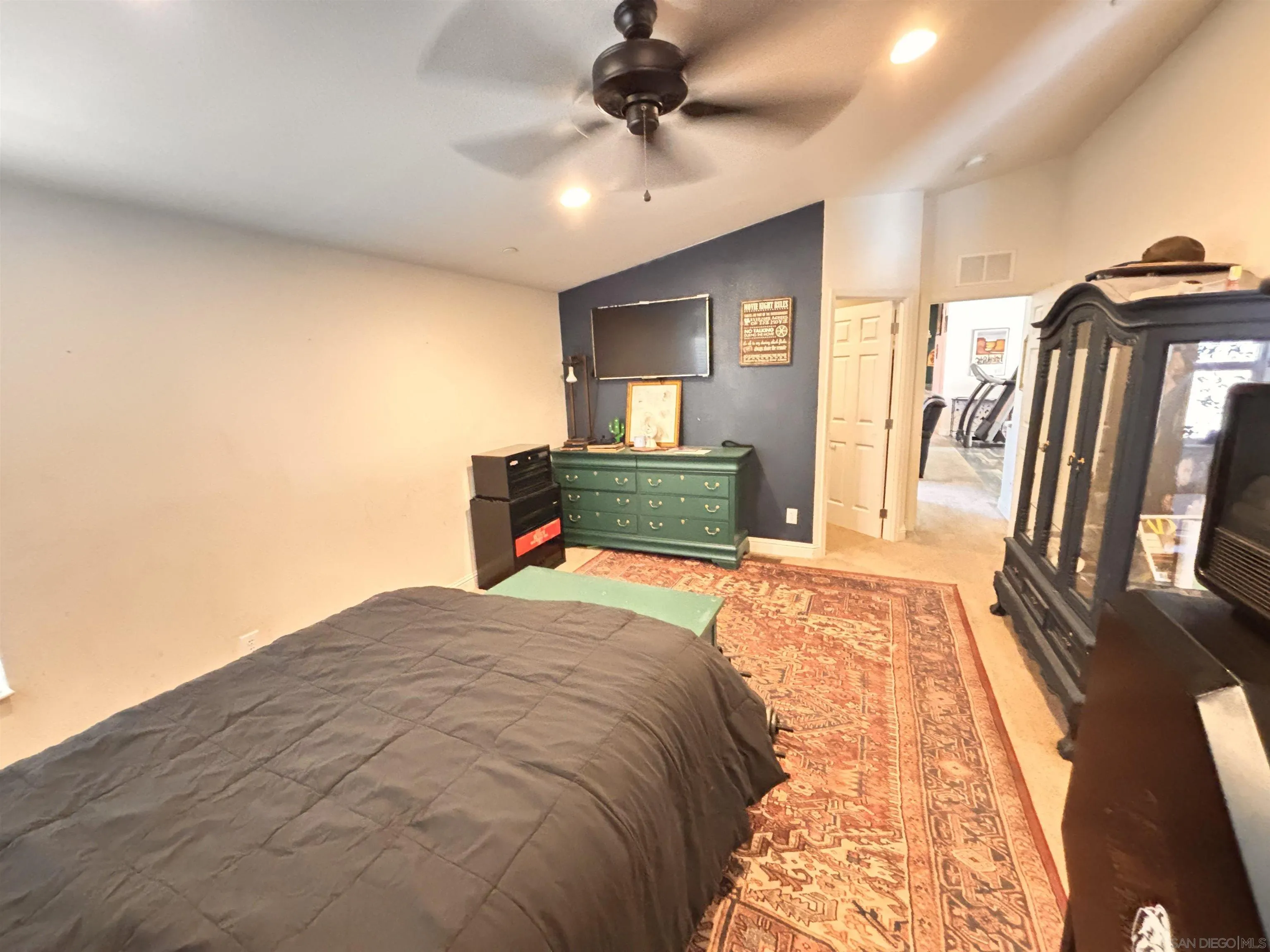 https://cdn.realtyfeed.com/cdn/127/260009403/e7290e3c66fb47e5aa435d55e3f8e6e5.webp