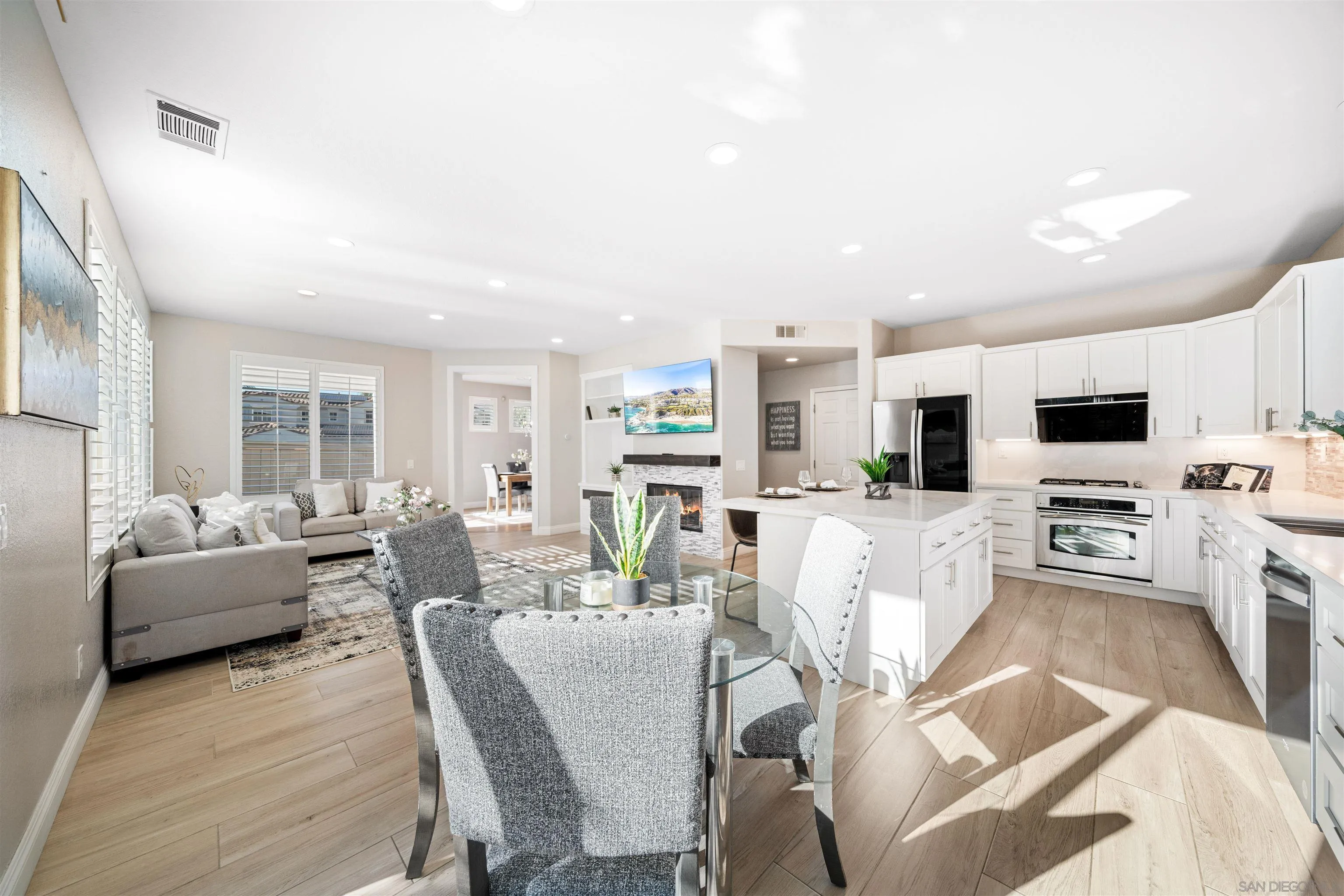 https://cdn.realtyfeed.com/cdn/127/260009406/9a37ae6f72cb14874dbb5061b597f9c7.webp