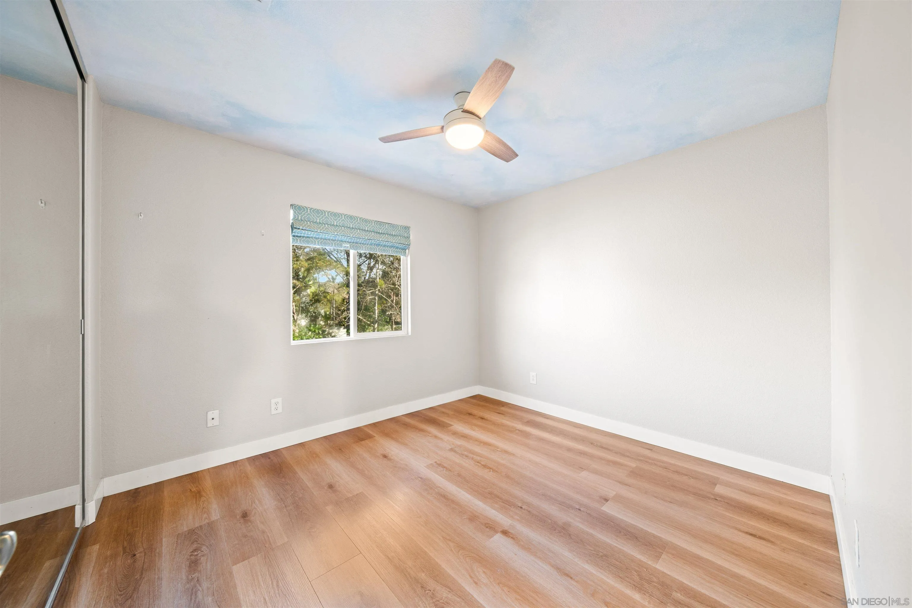 https://cdn.realtyfeed.com/cdn/127/260009406/f37d4686e523ed27b24bda29f9a3fa76.webp
